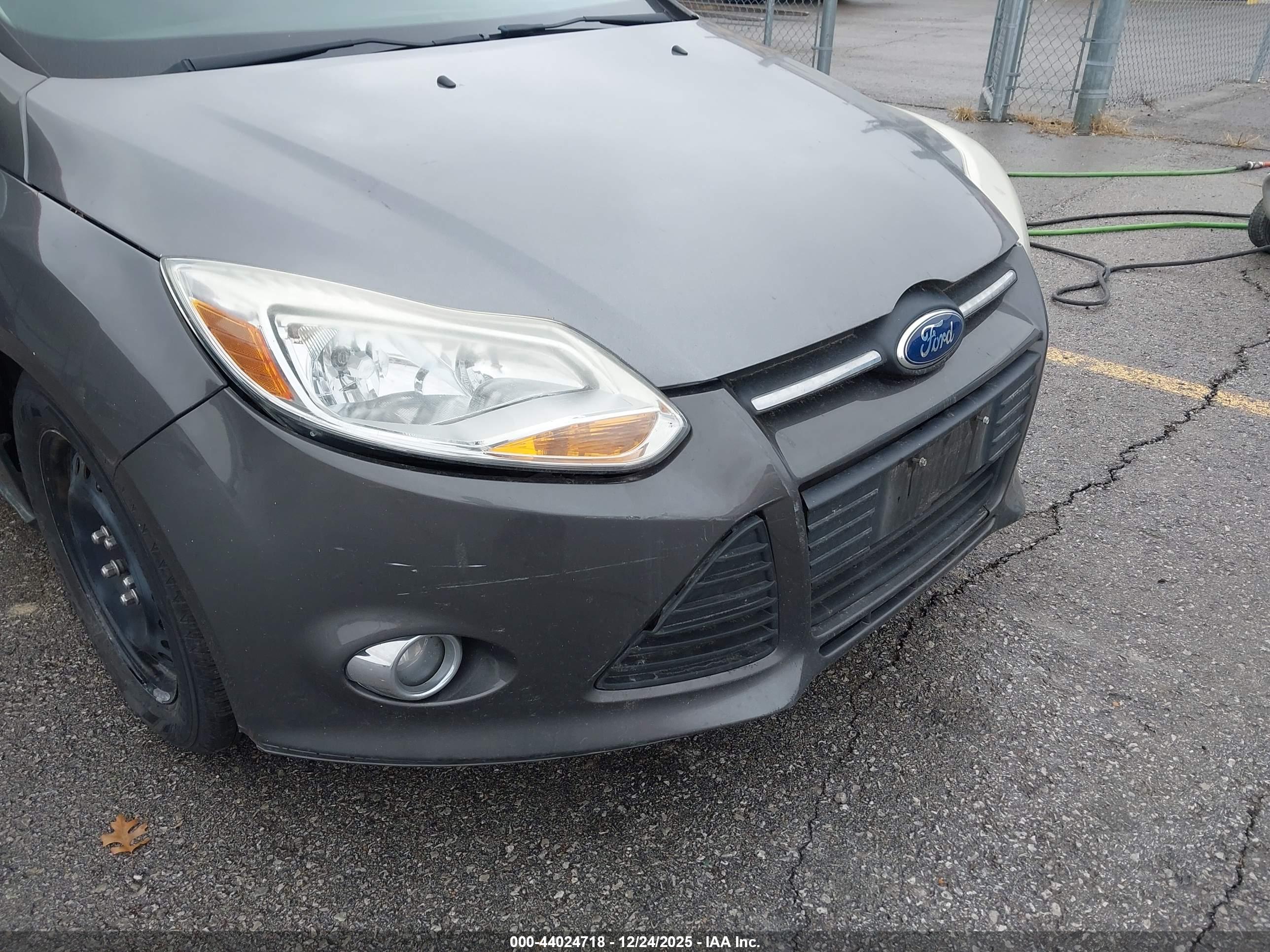 FORD FOCUS image 6