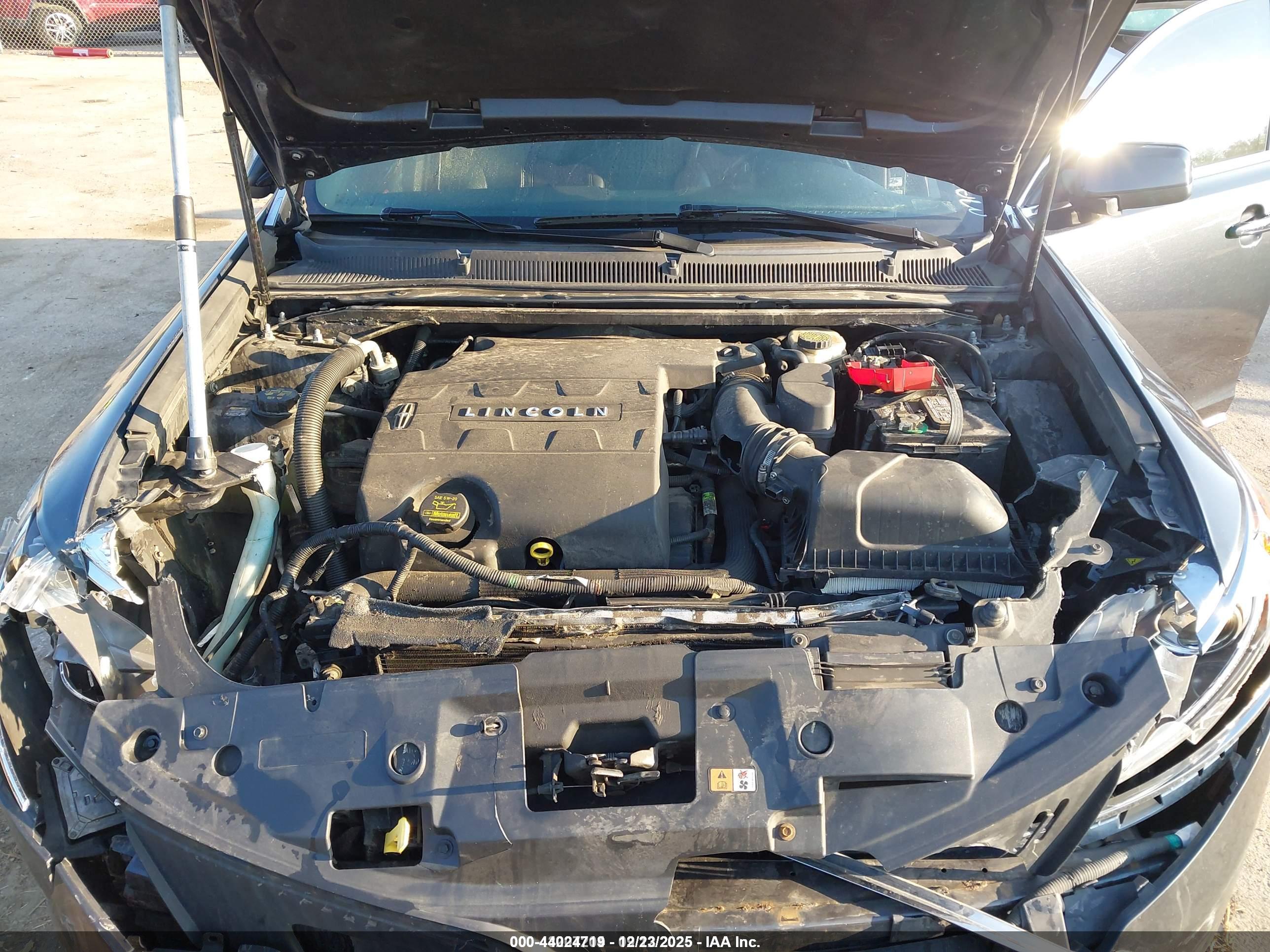 LINCOLN MKS image 10