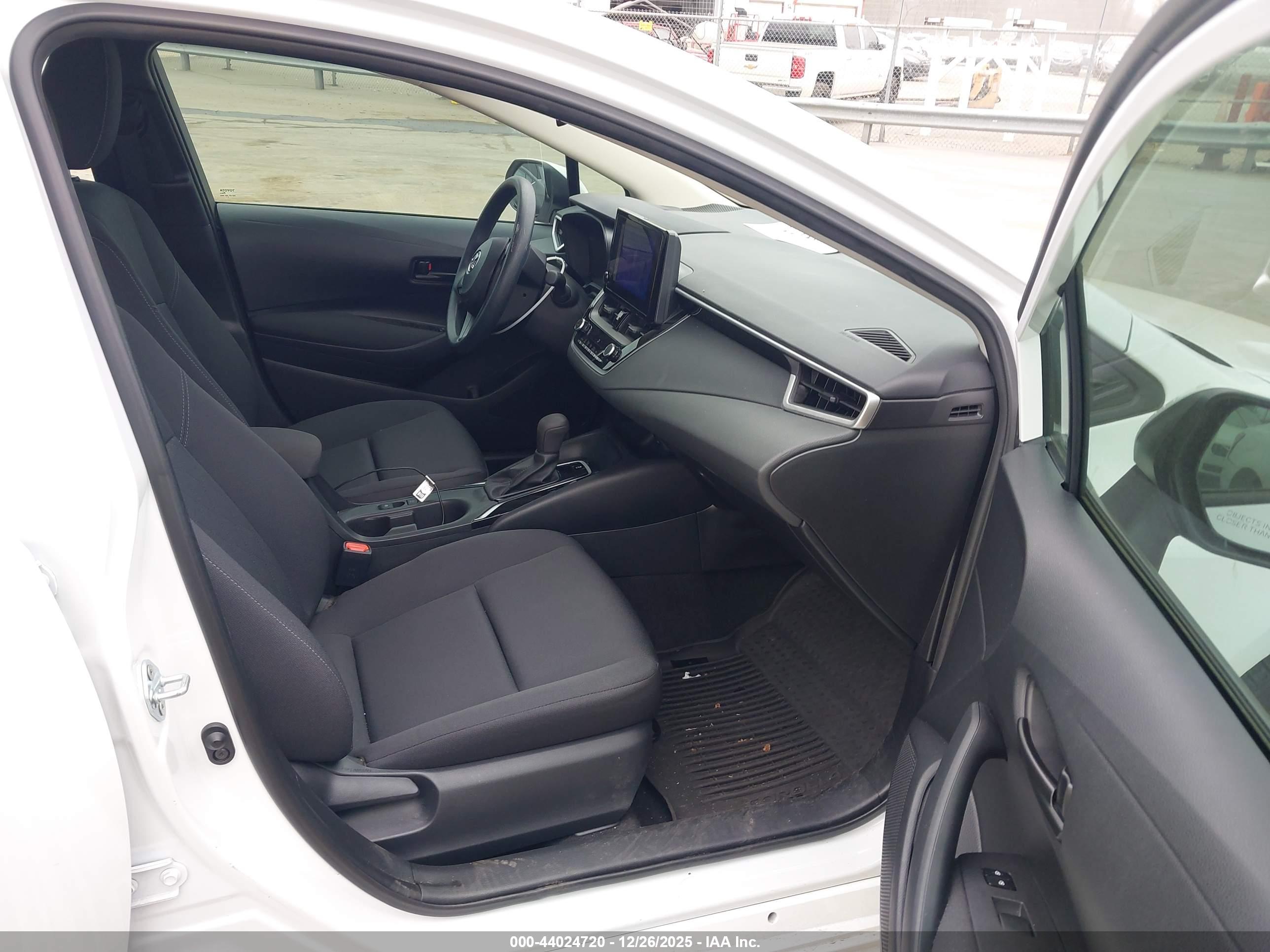 TOYOTA COROLLA image 5