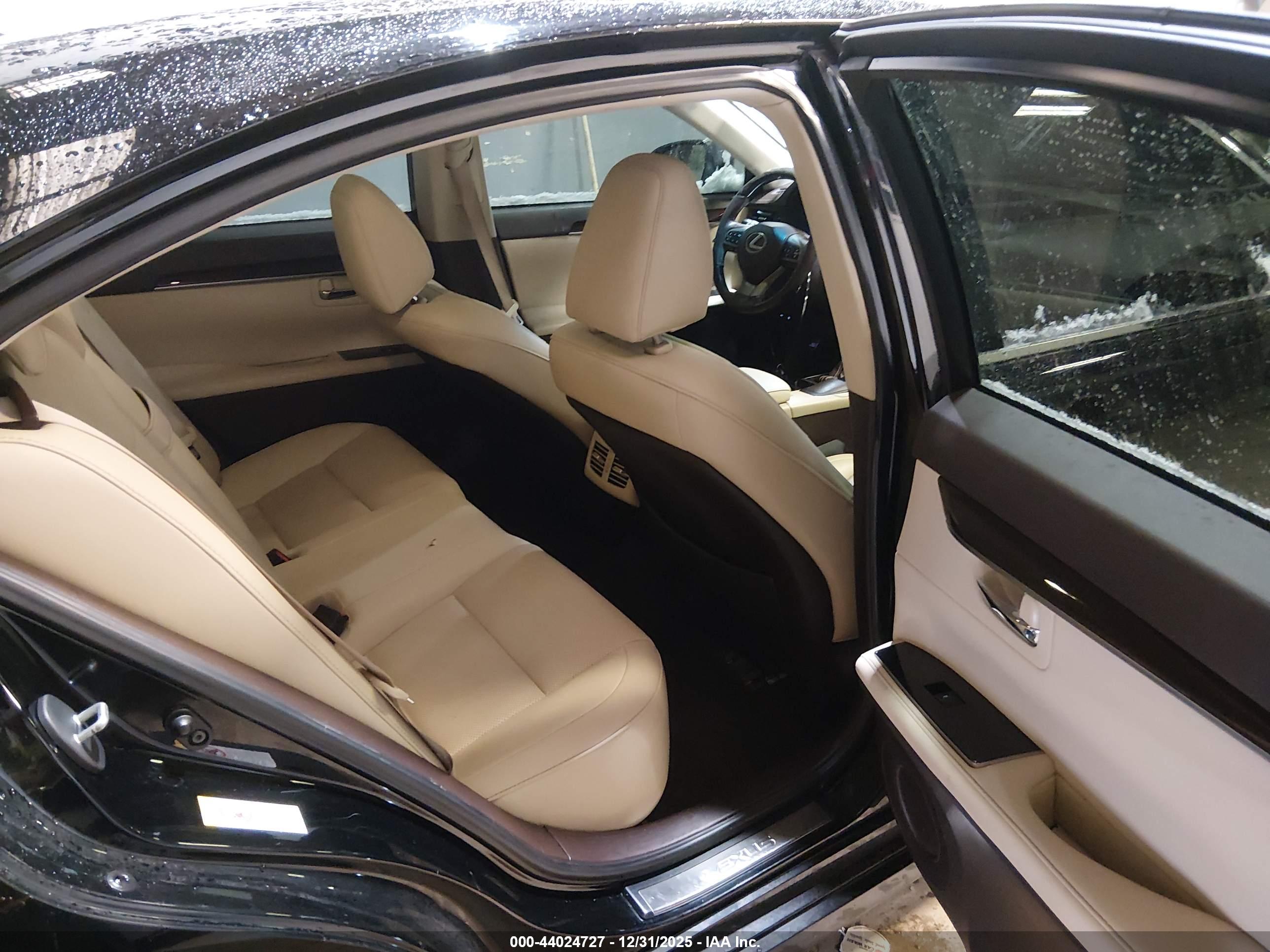 LEXUS ES image 8