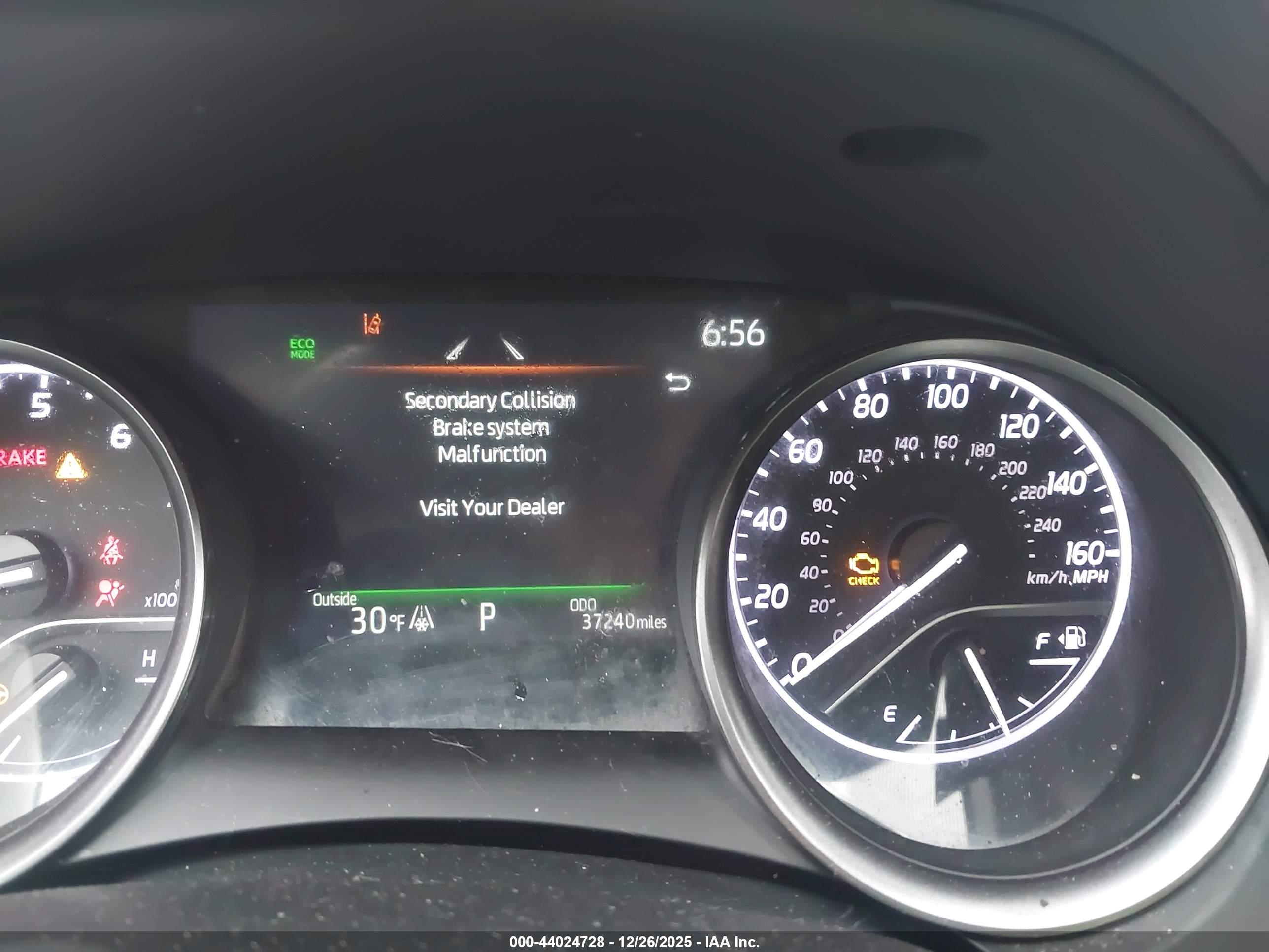 TOYOTA CAMRY image 7
