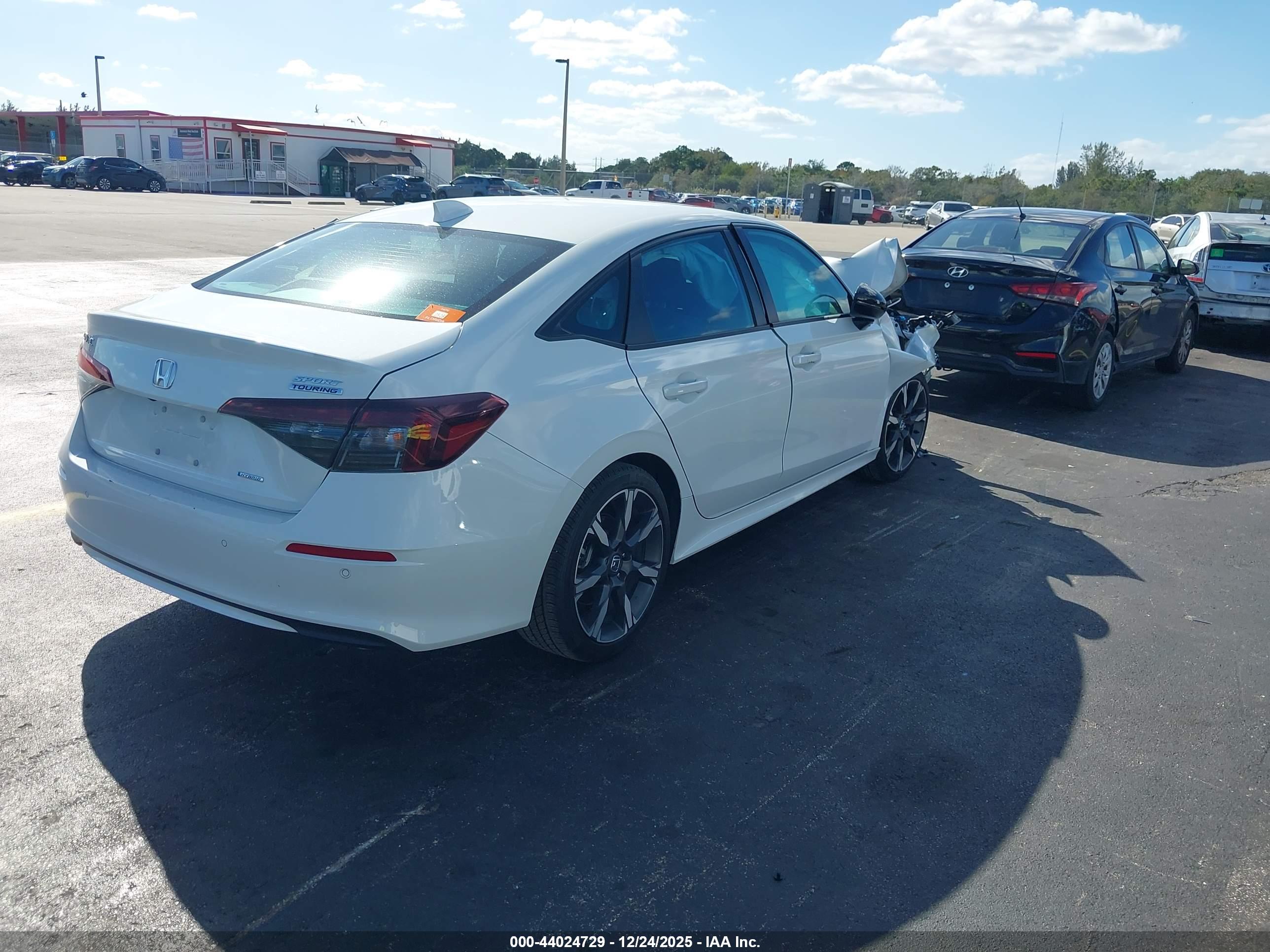 HONDA CIVIC image 4