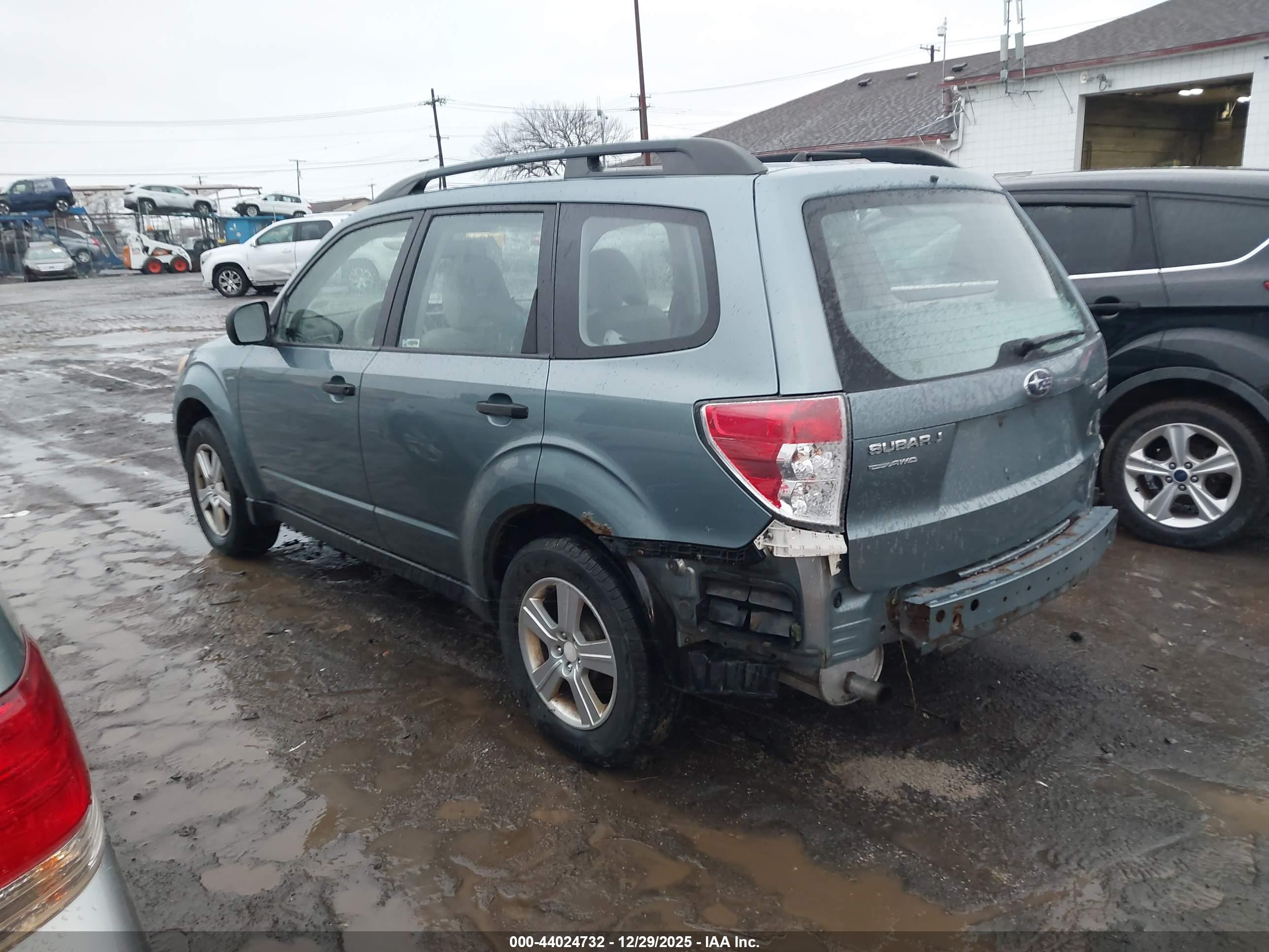 SUBARU FORESTER image 3