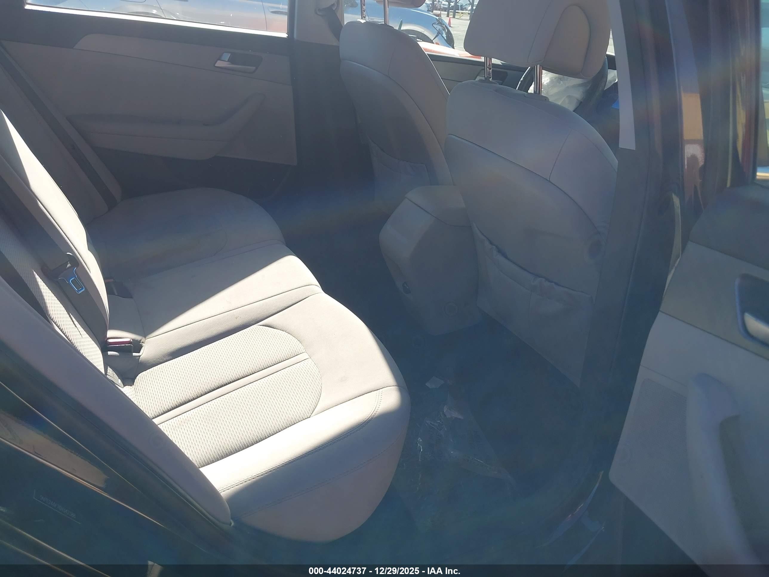 HYUNDAI SONATA image 8