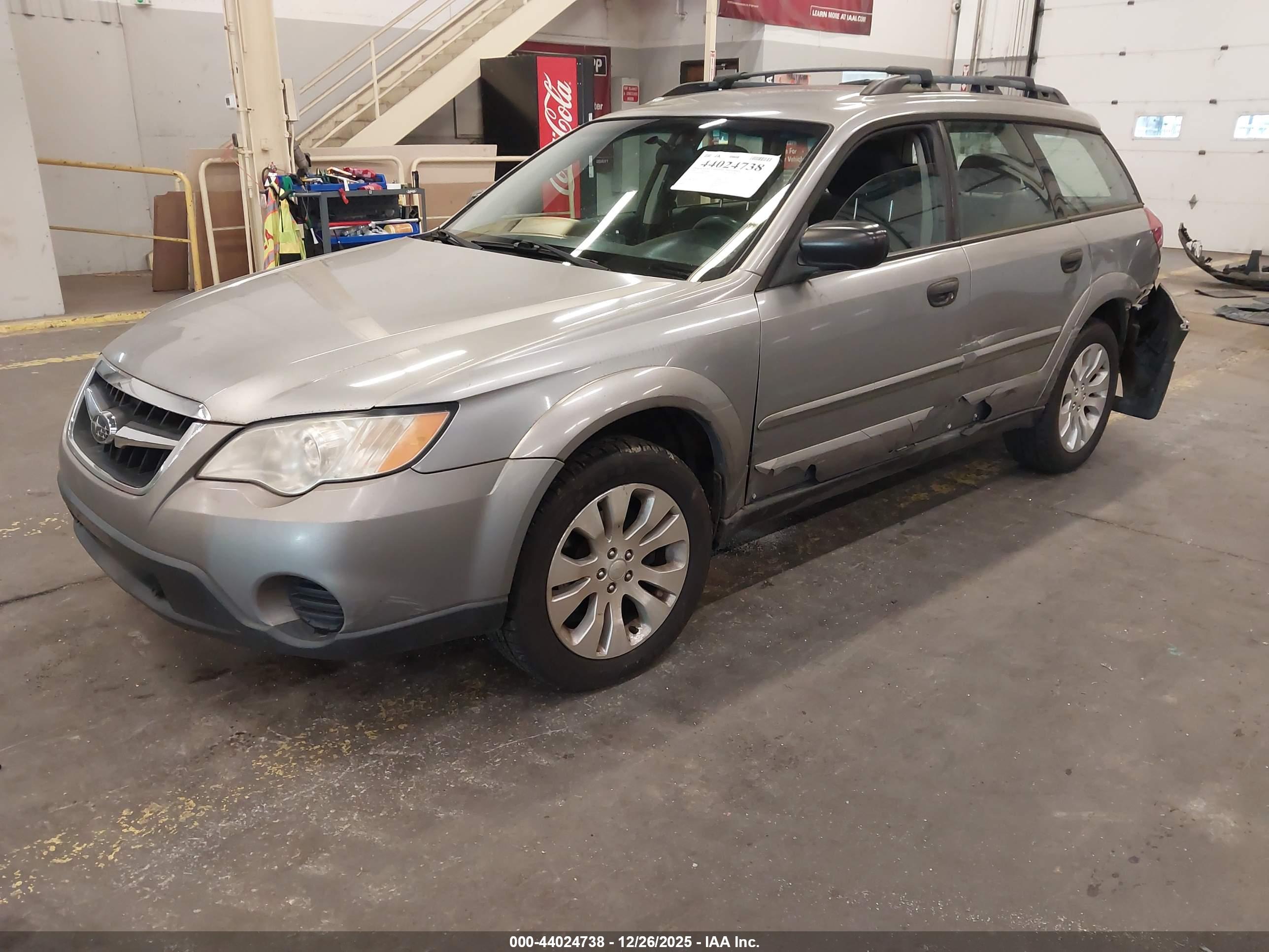 SUBARU OUTBACK image 2