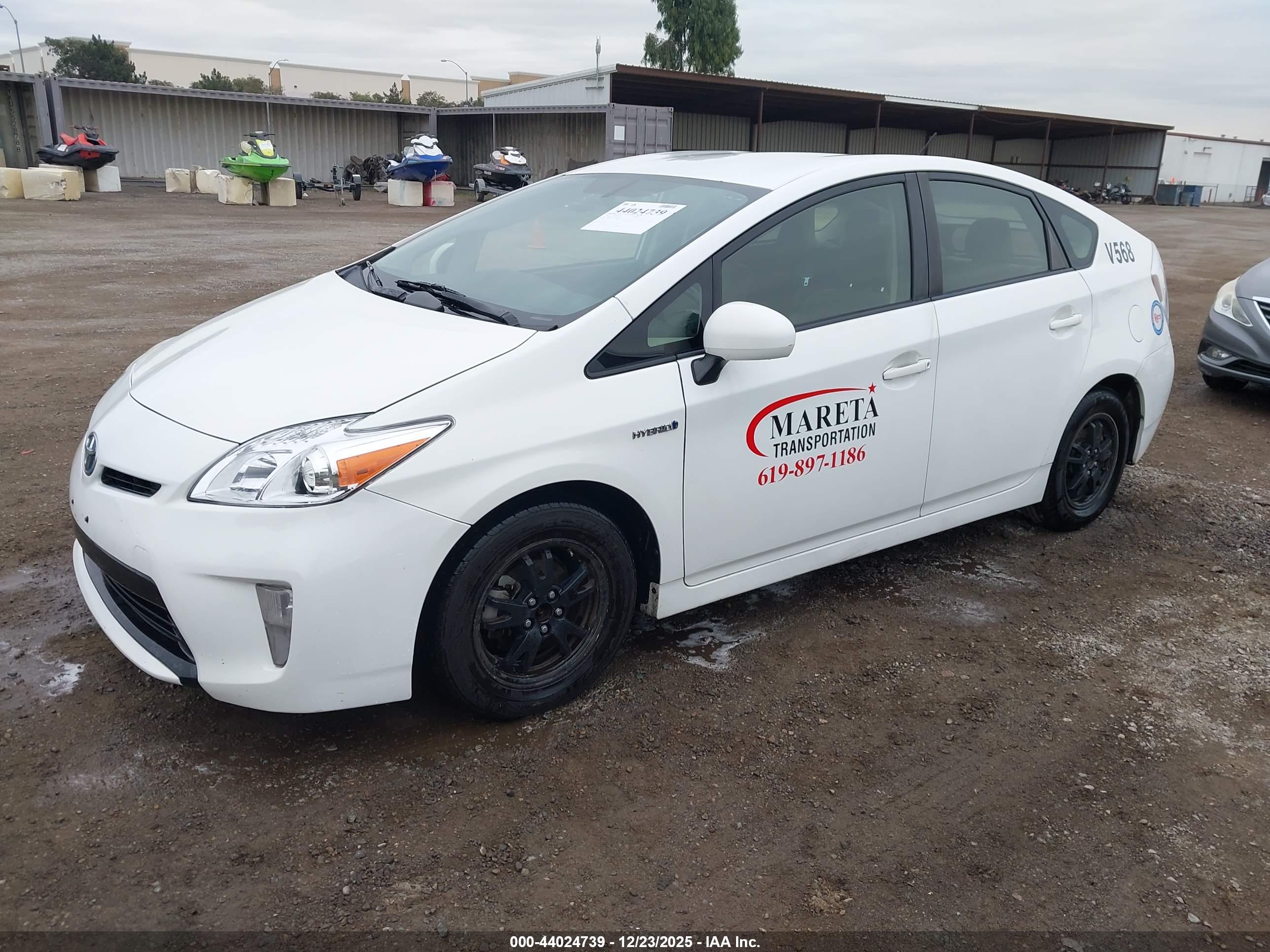TOYOTA PRIUS image 2