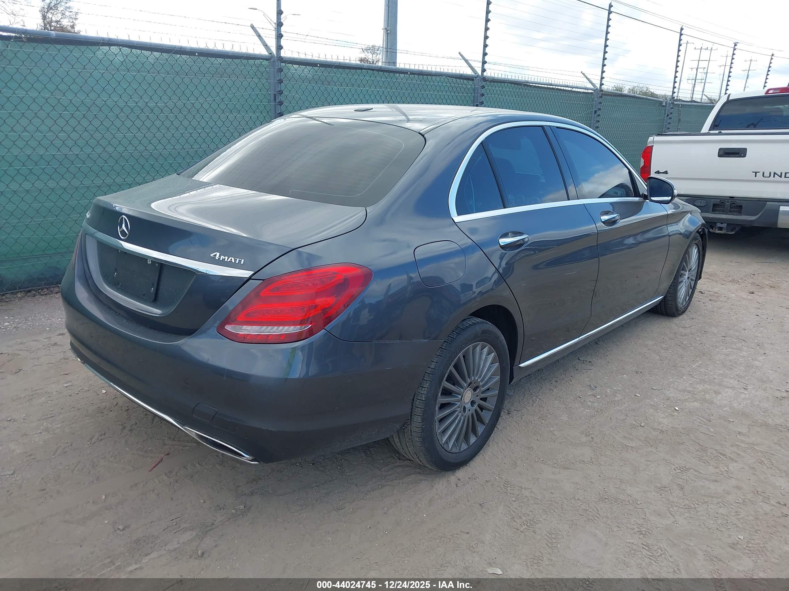 MERCEDES-BENZ C image 4