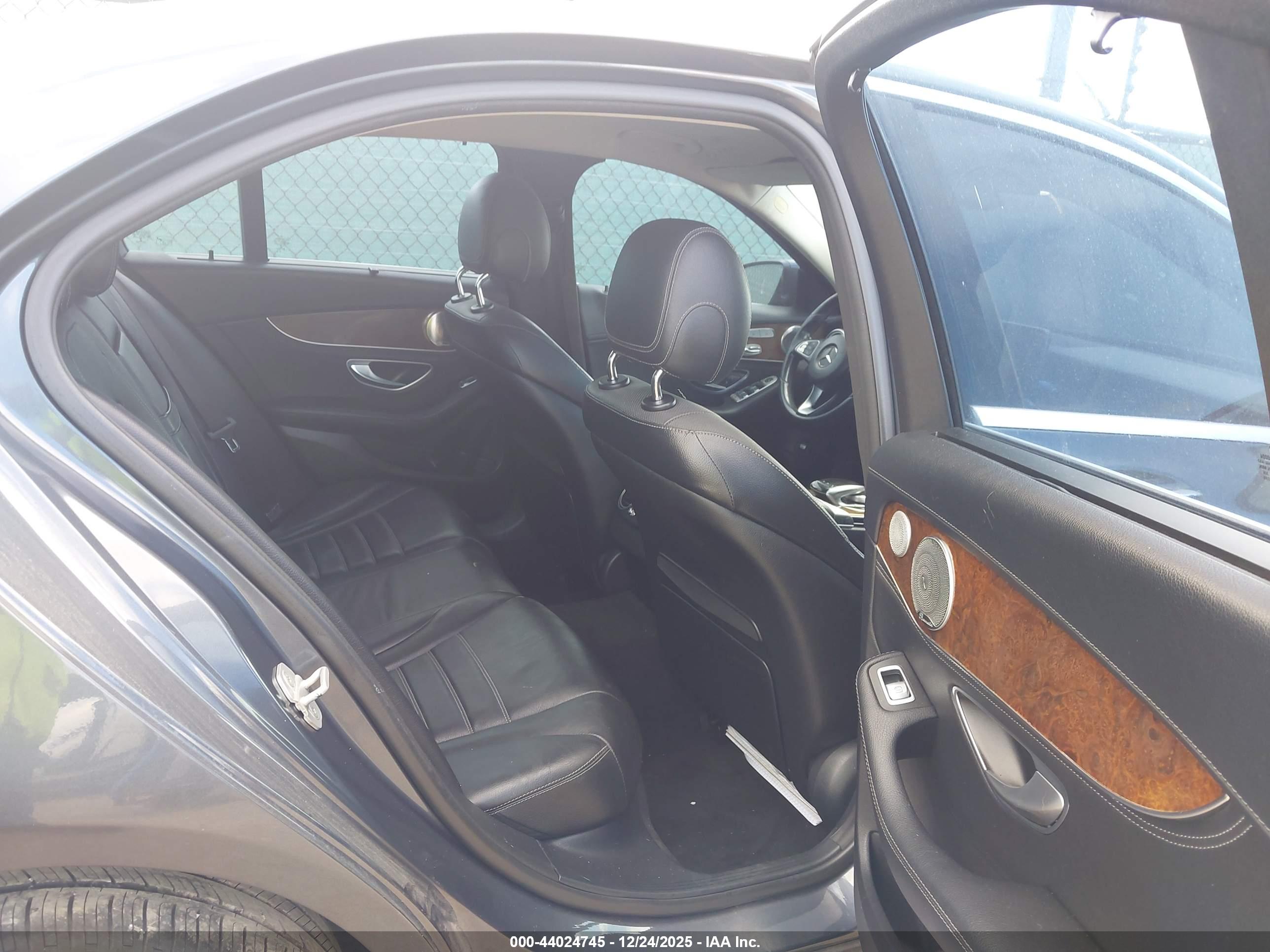 MERCEDES-BENZ C image 8