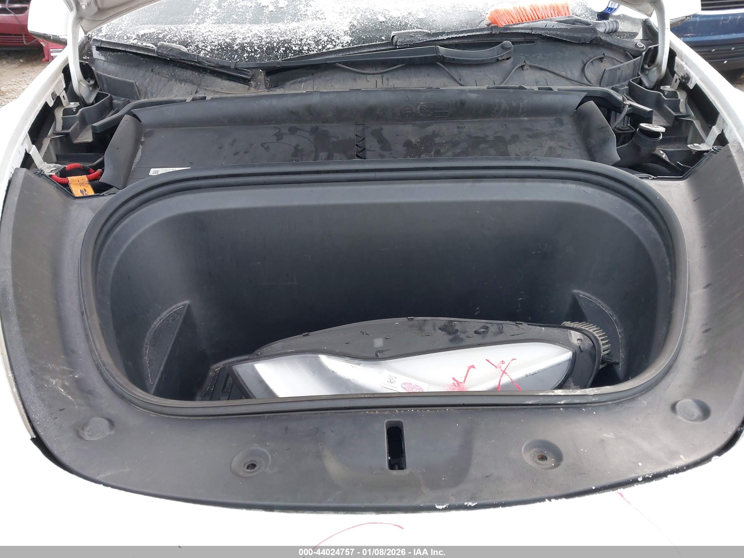 TESLA MODEL image 10