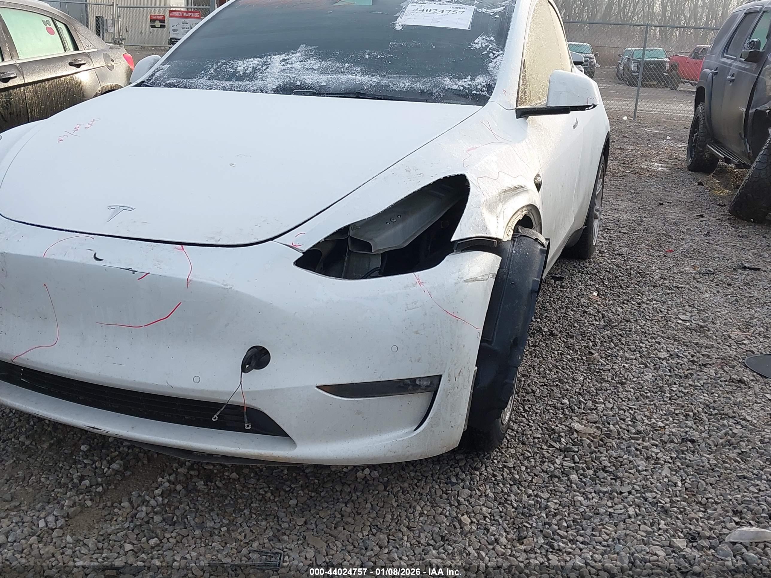 TESLA MODEL image 6