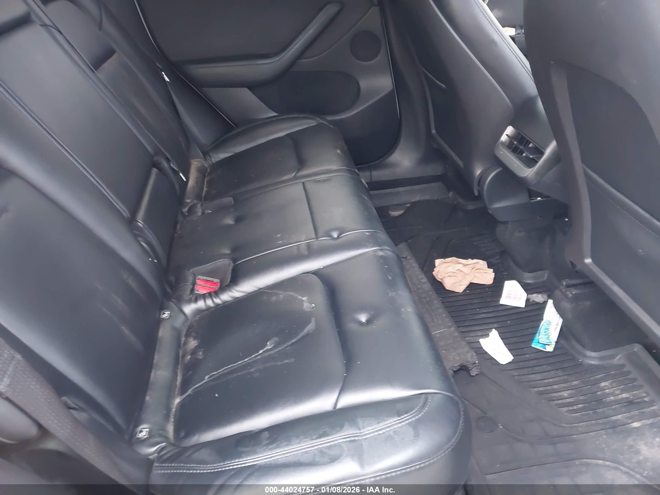 TESLA MODEL image 8
