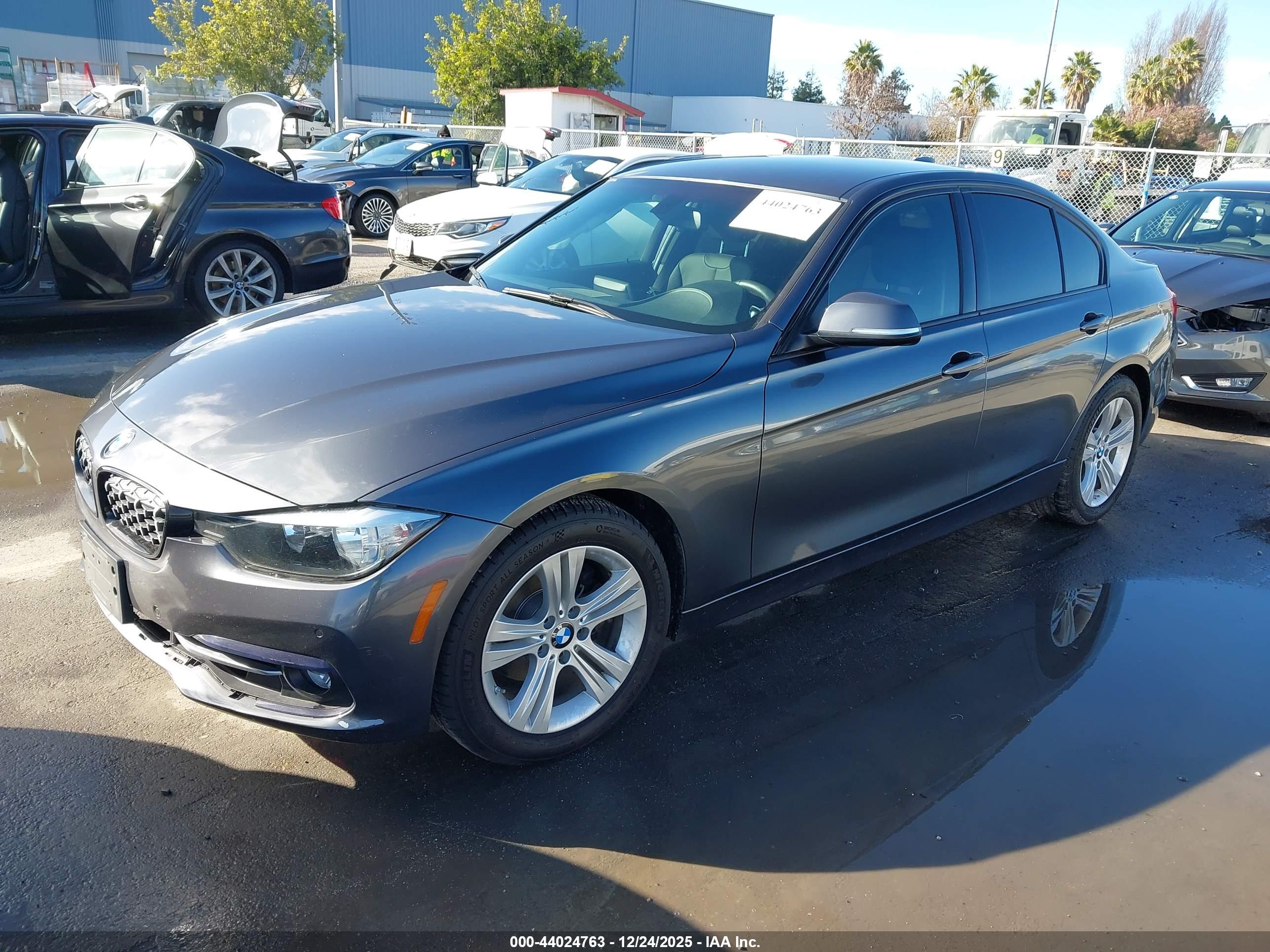 BMW 328I image 2