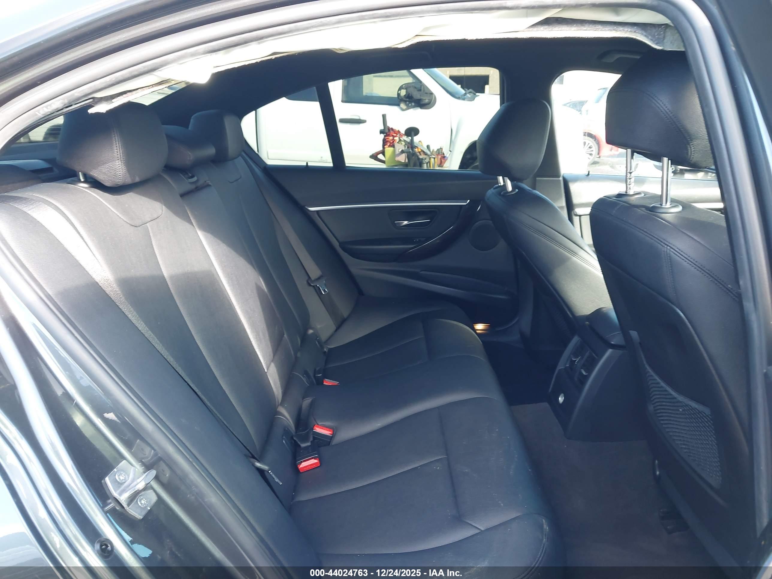 BMW 328I image 8