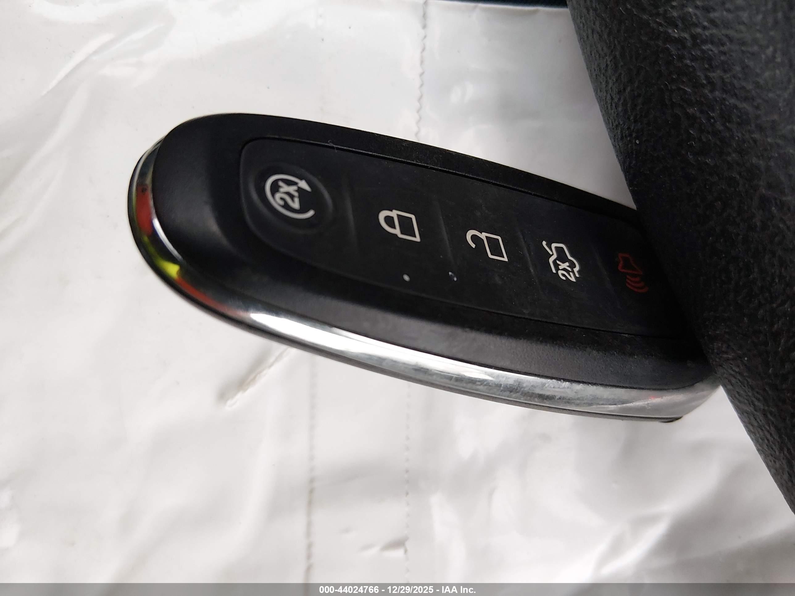 FORD ESCAPE image 11