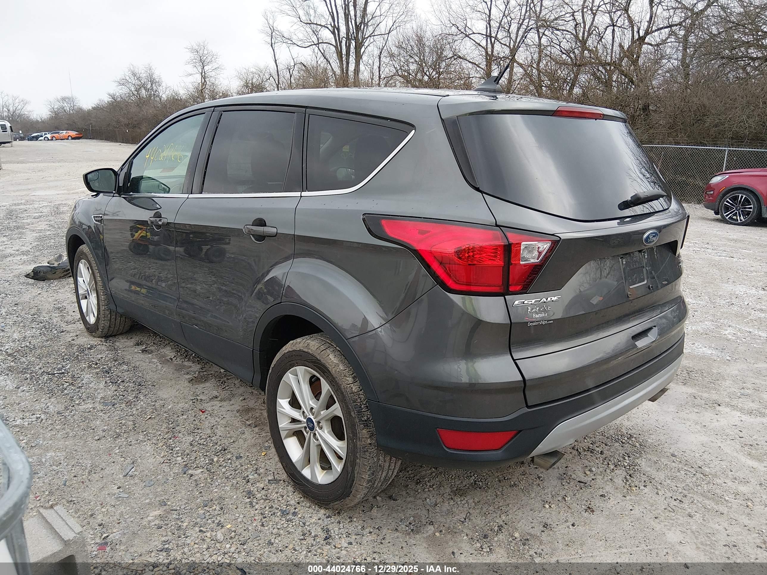 FORD ESCAPE image 3