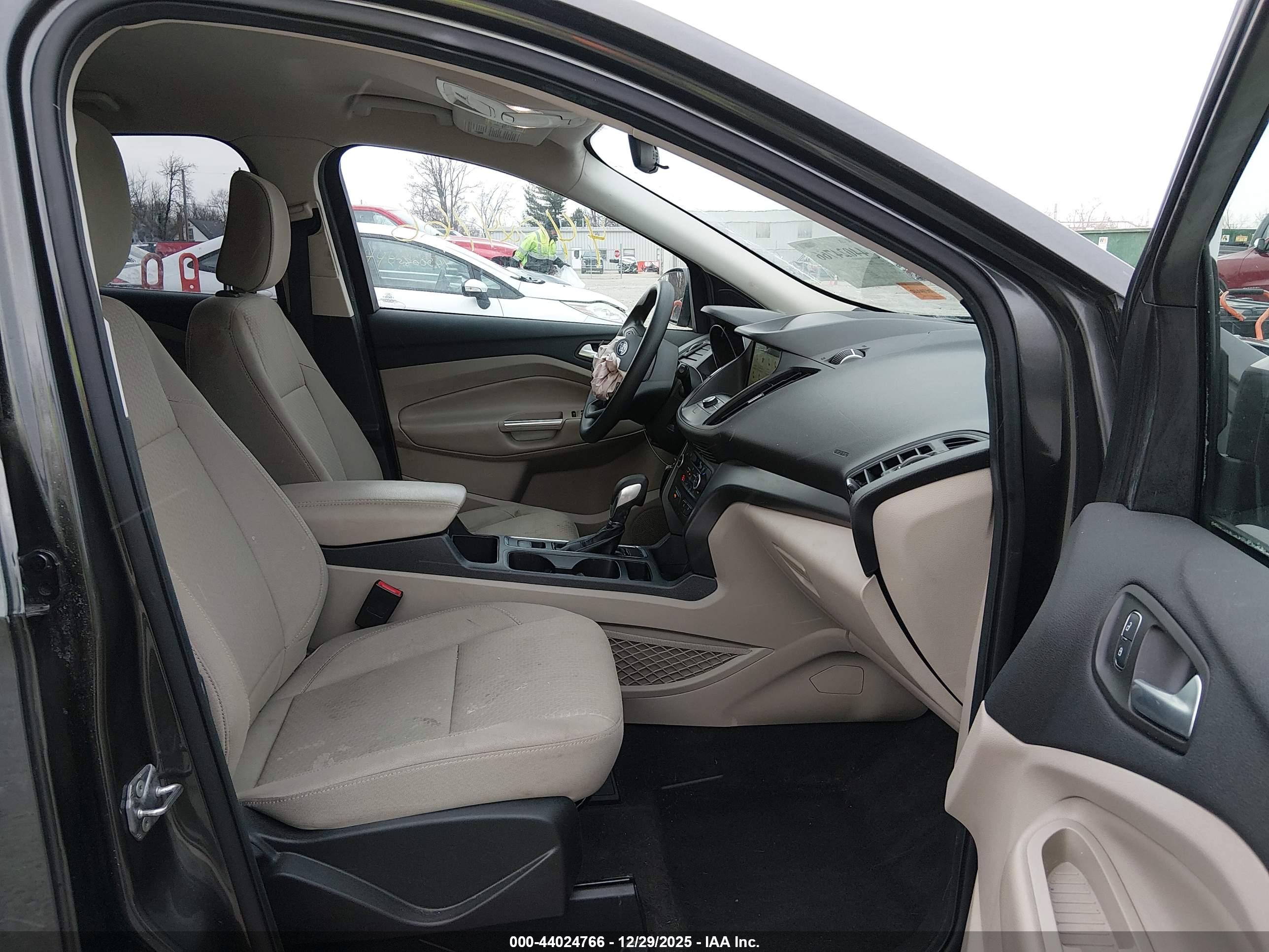 FORD ESCAPE image 5