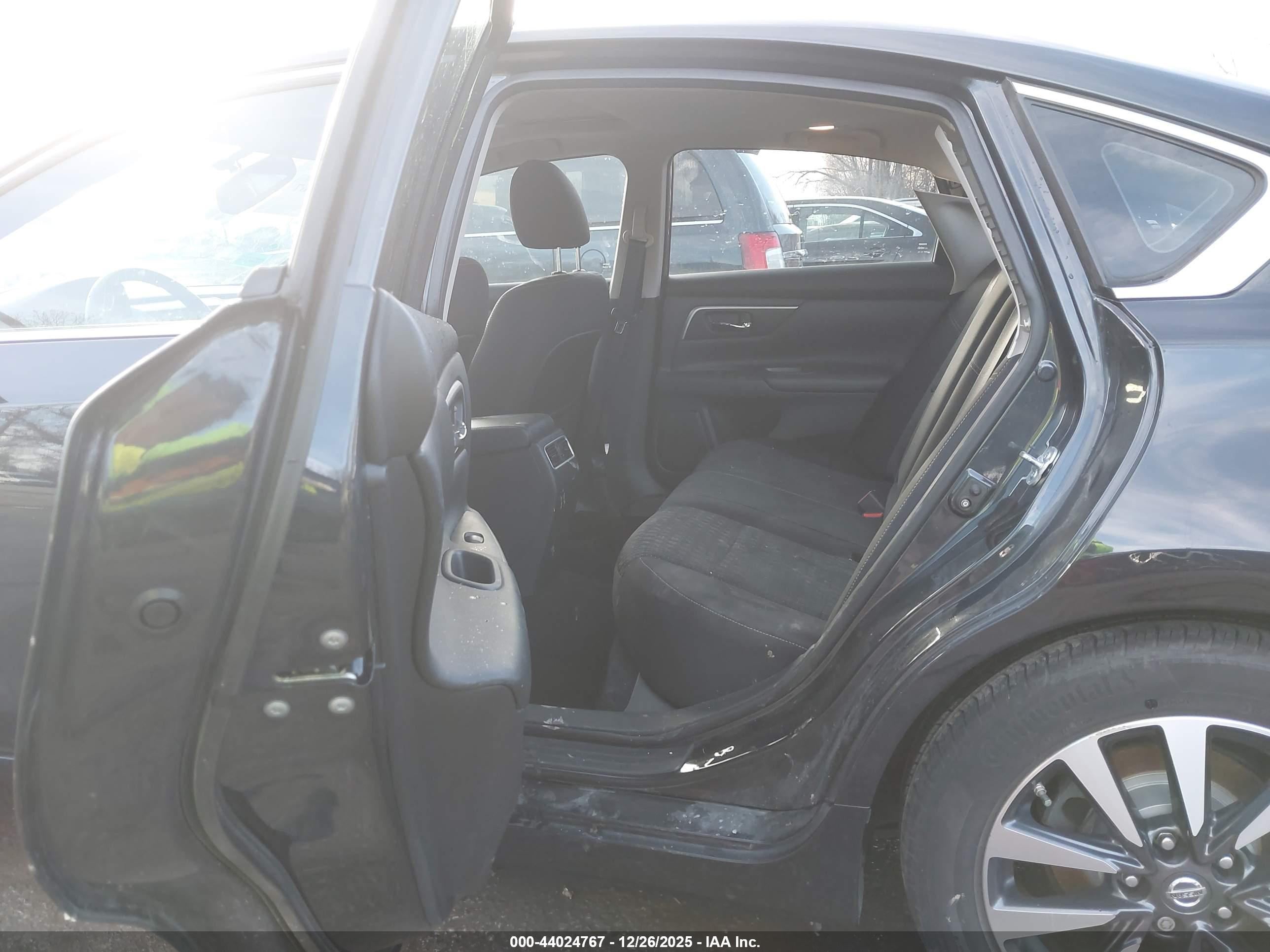 NISSAN ALTIMA image 8