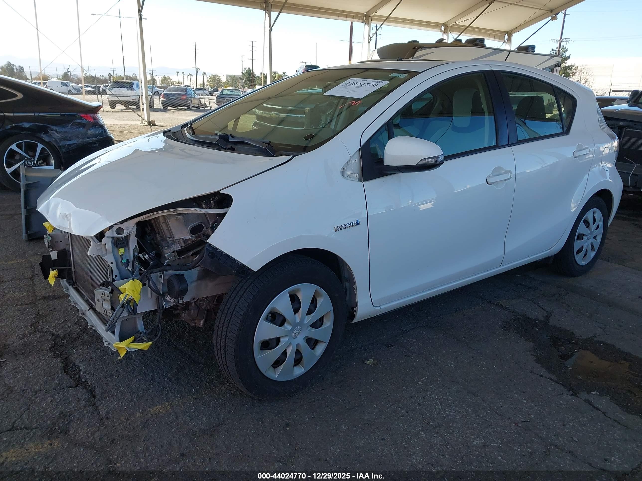 TOYOTA PRIUS image 2
