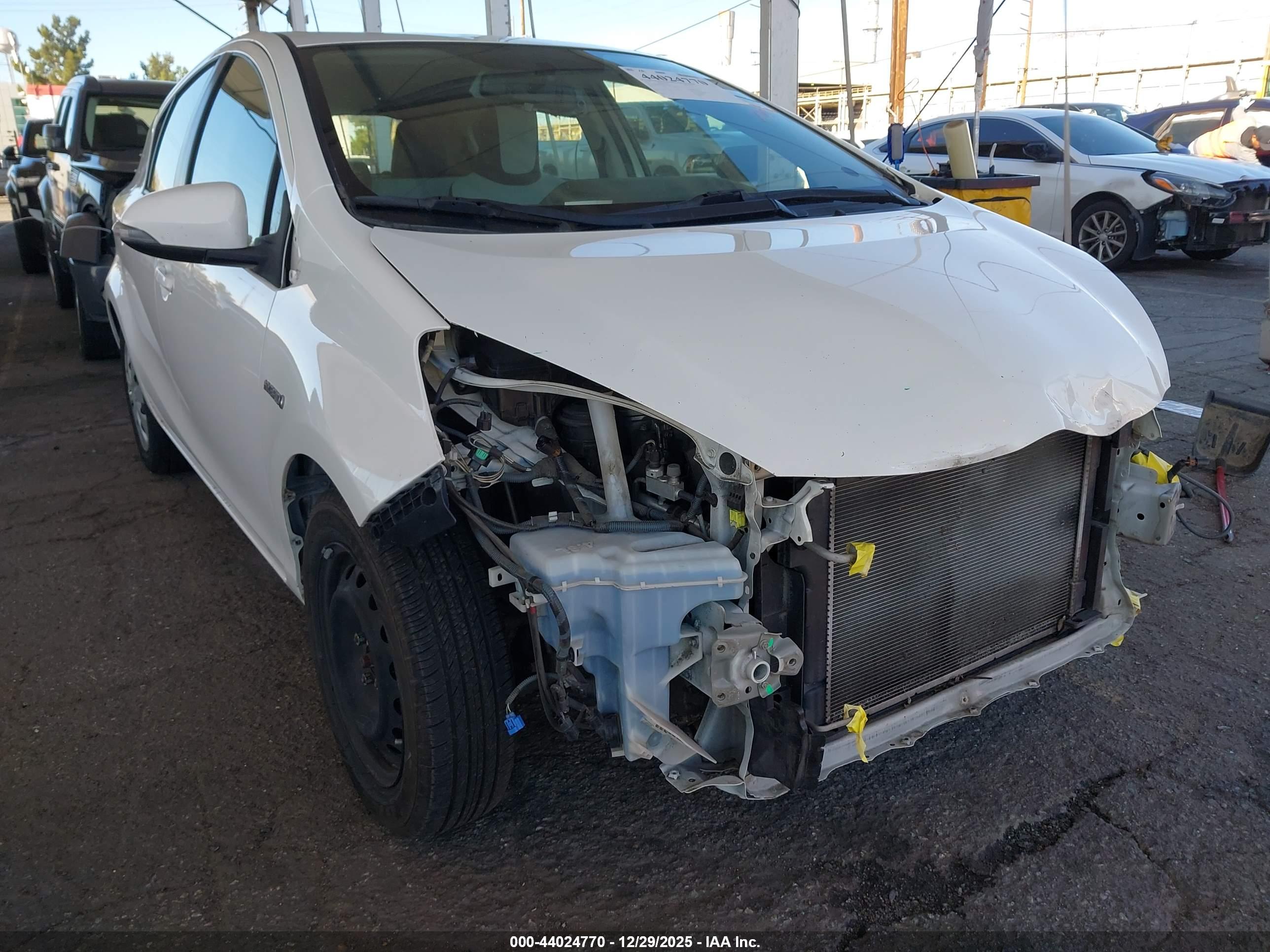 TOYOTA PRIUS image 6