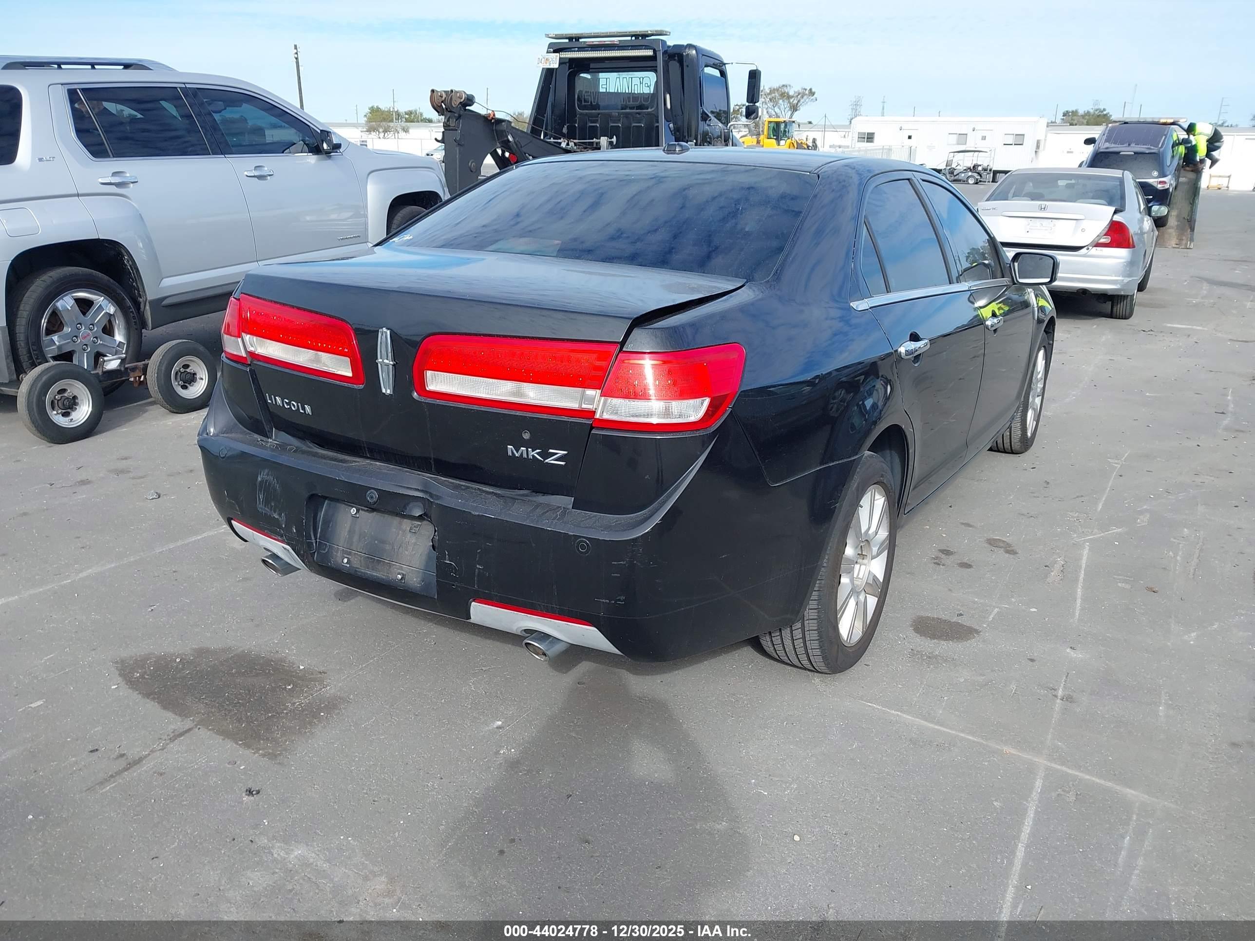 LINCOLN MKZ image 4