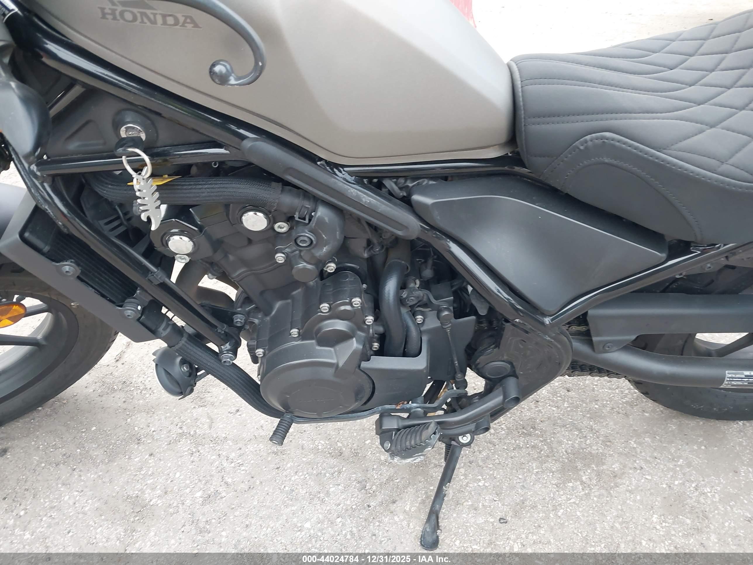 HONDA CMX500 image 9