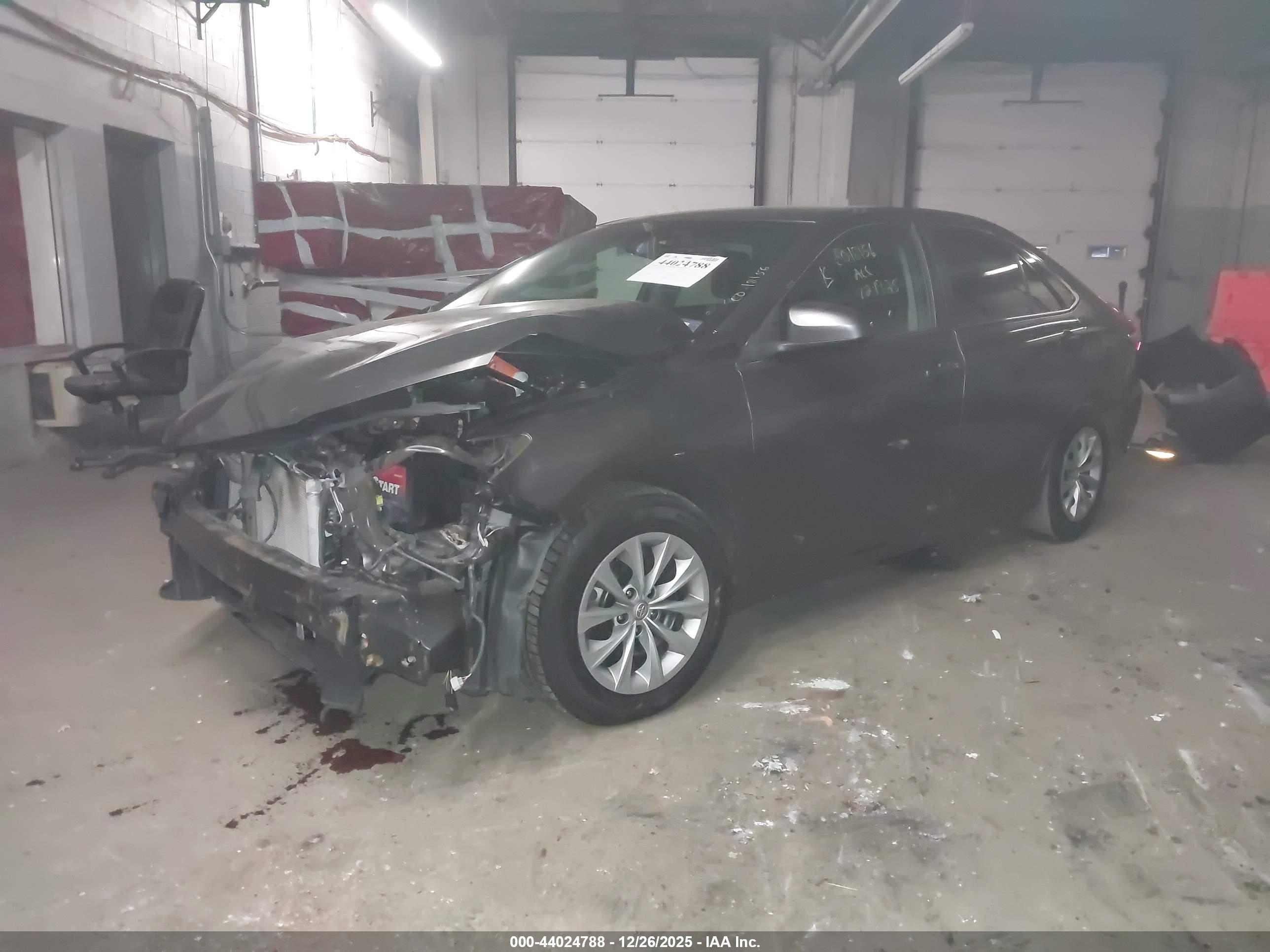 TOYOTA CAMRY image 2
