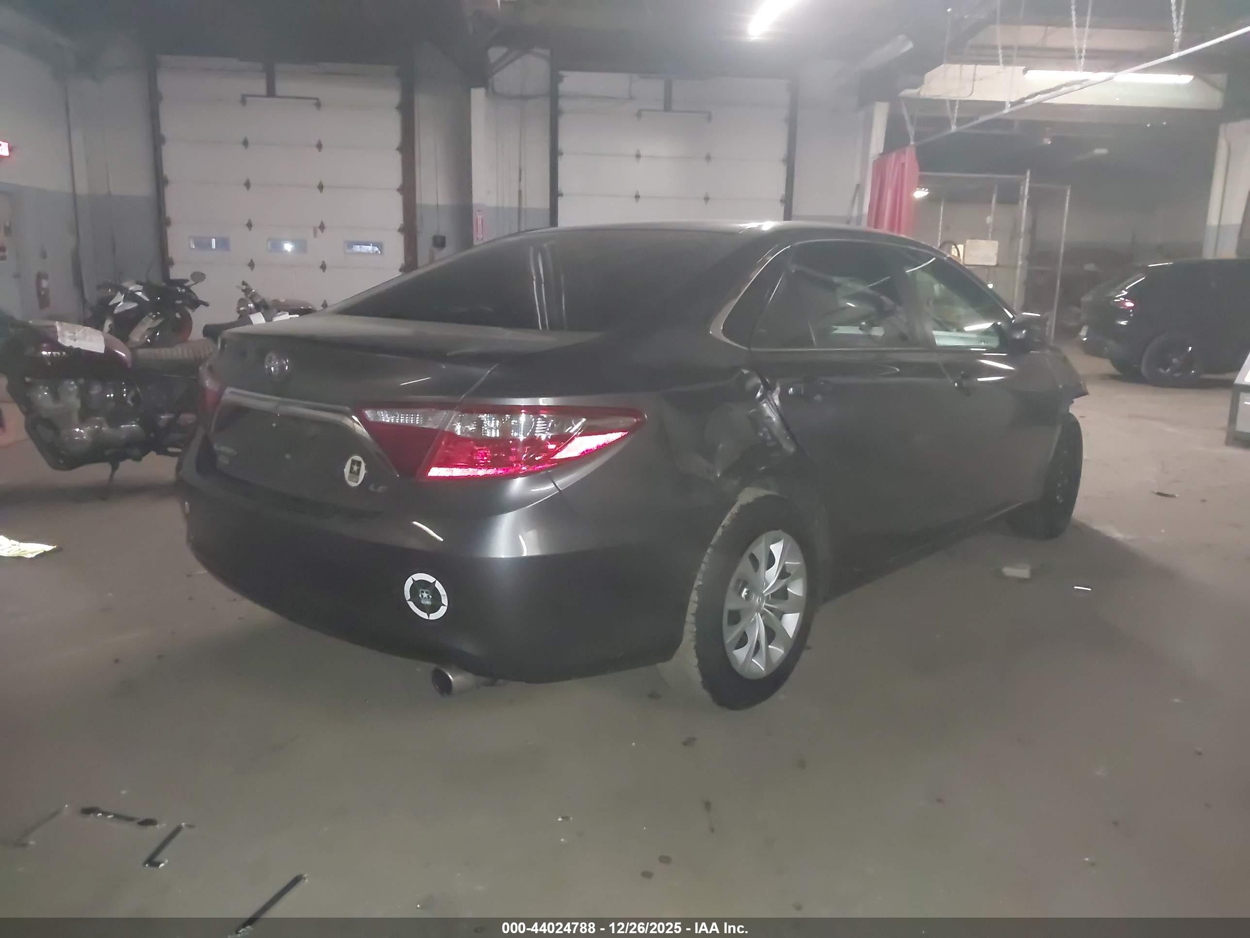 TOYOTA CAMRY image 4