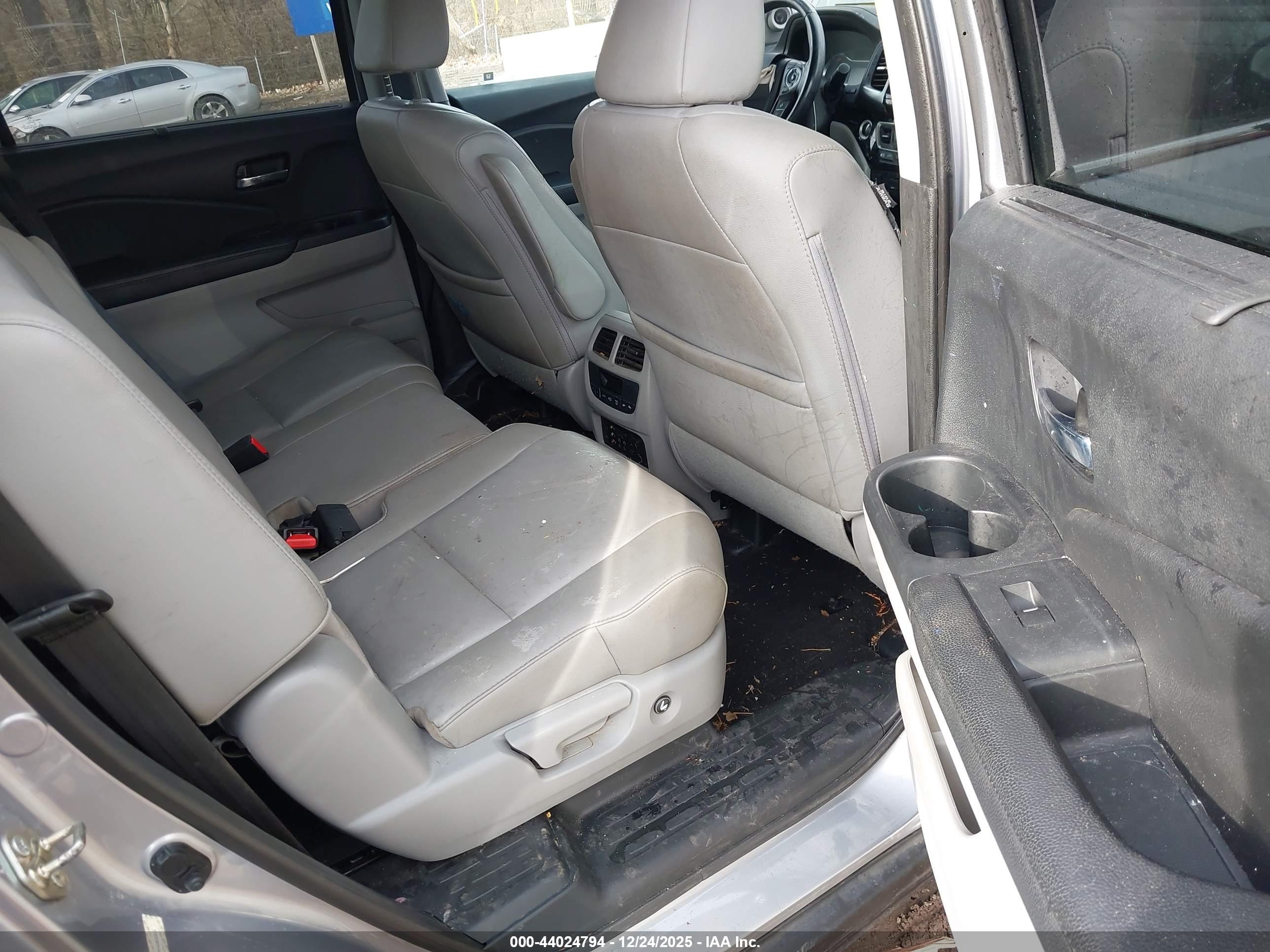 HONDA PILOT image 8
