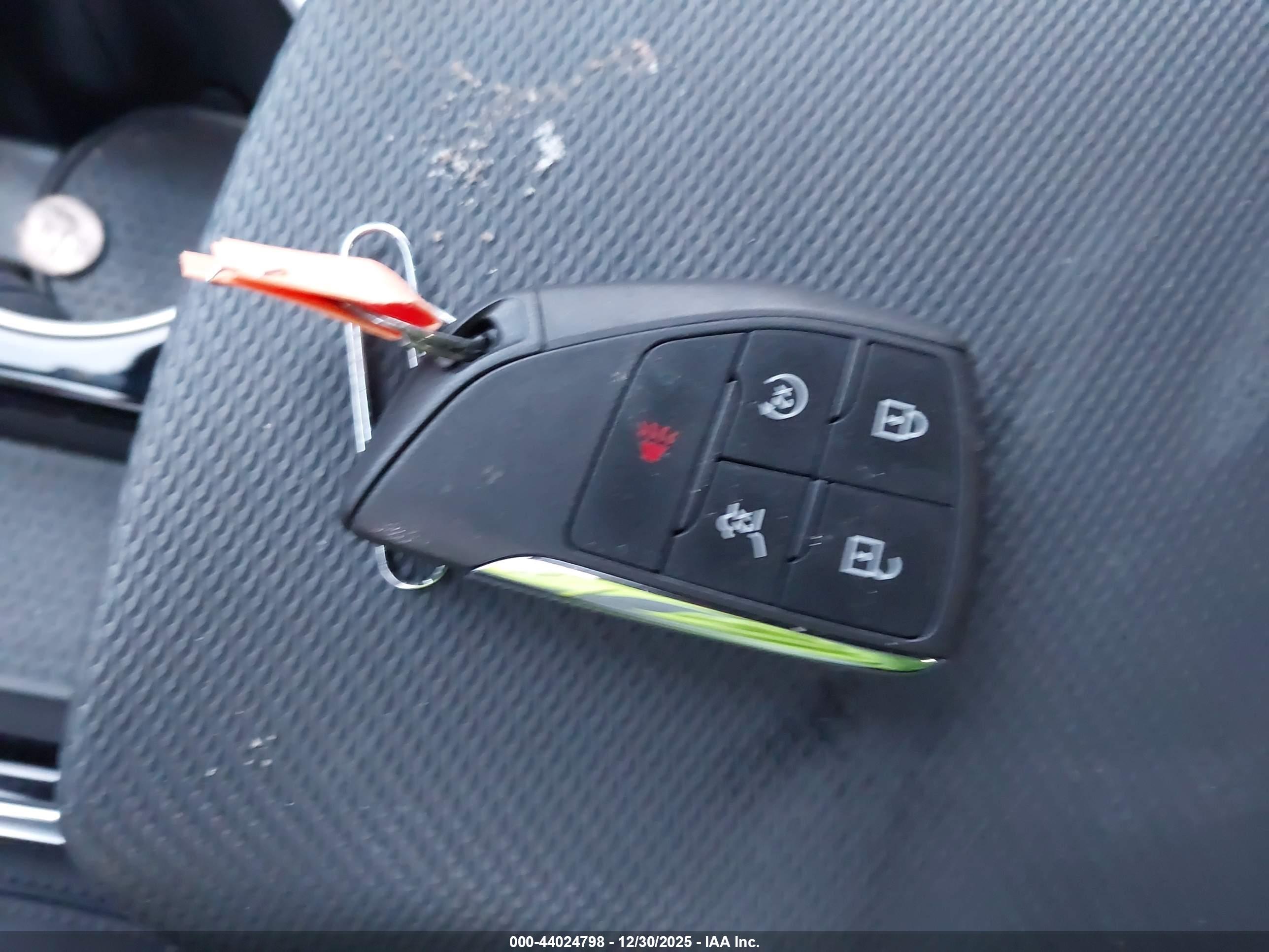 CHEVROLET EQUINOX image 11