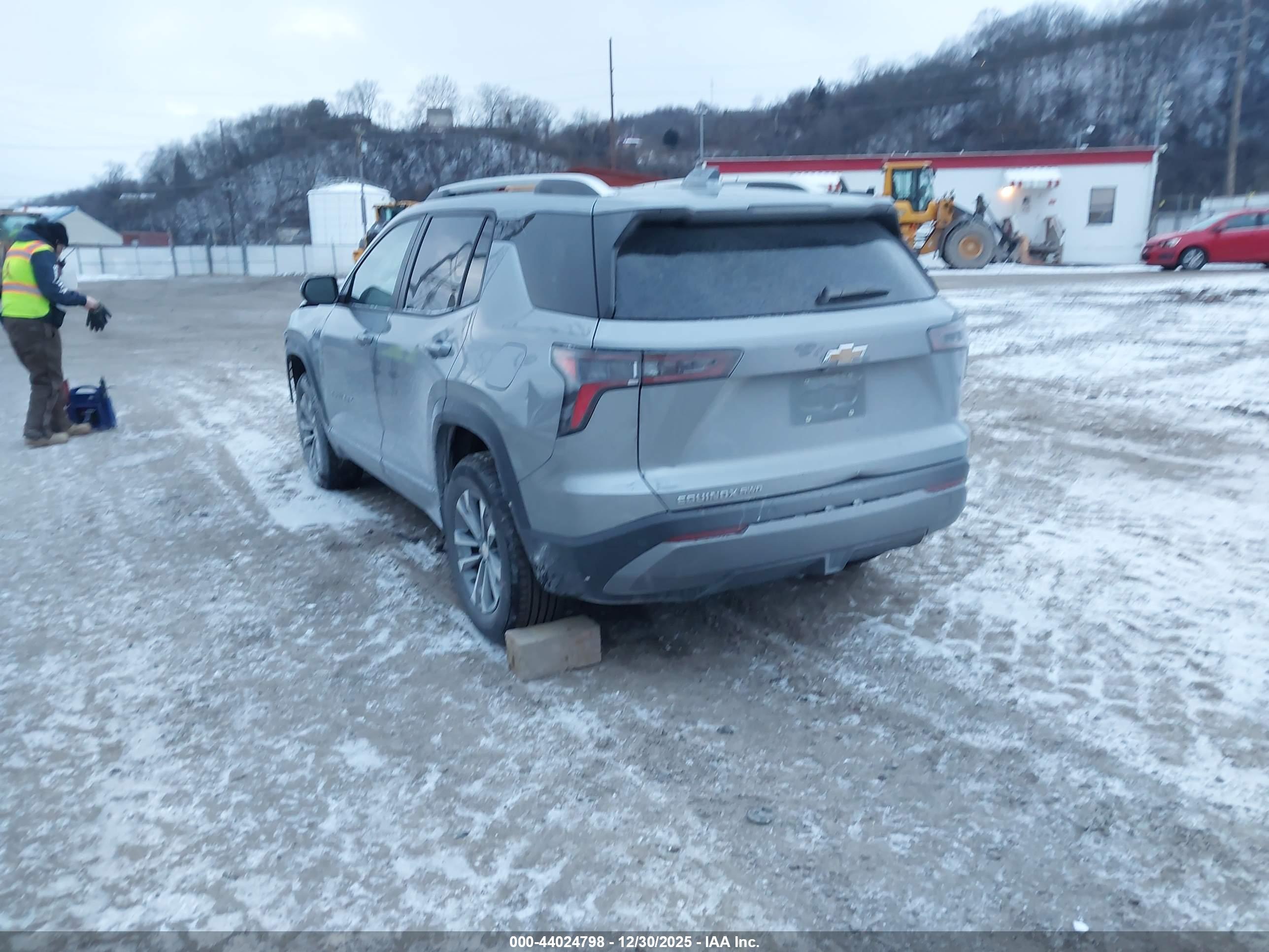 CHEVROLET EQUINOX image 3