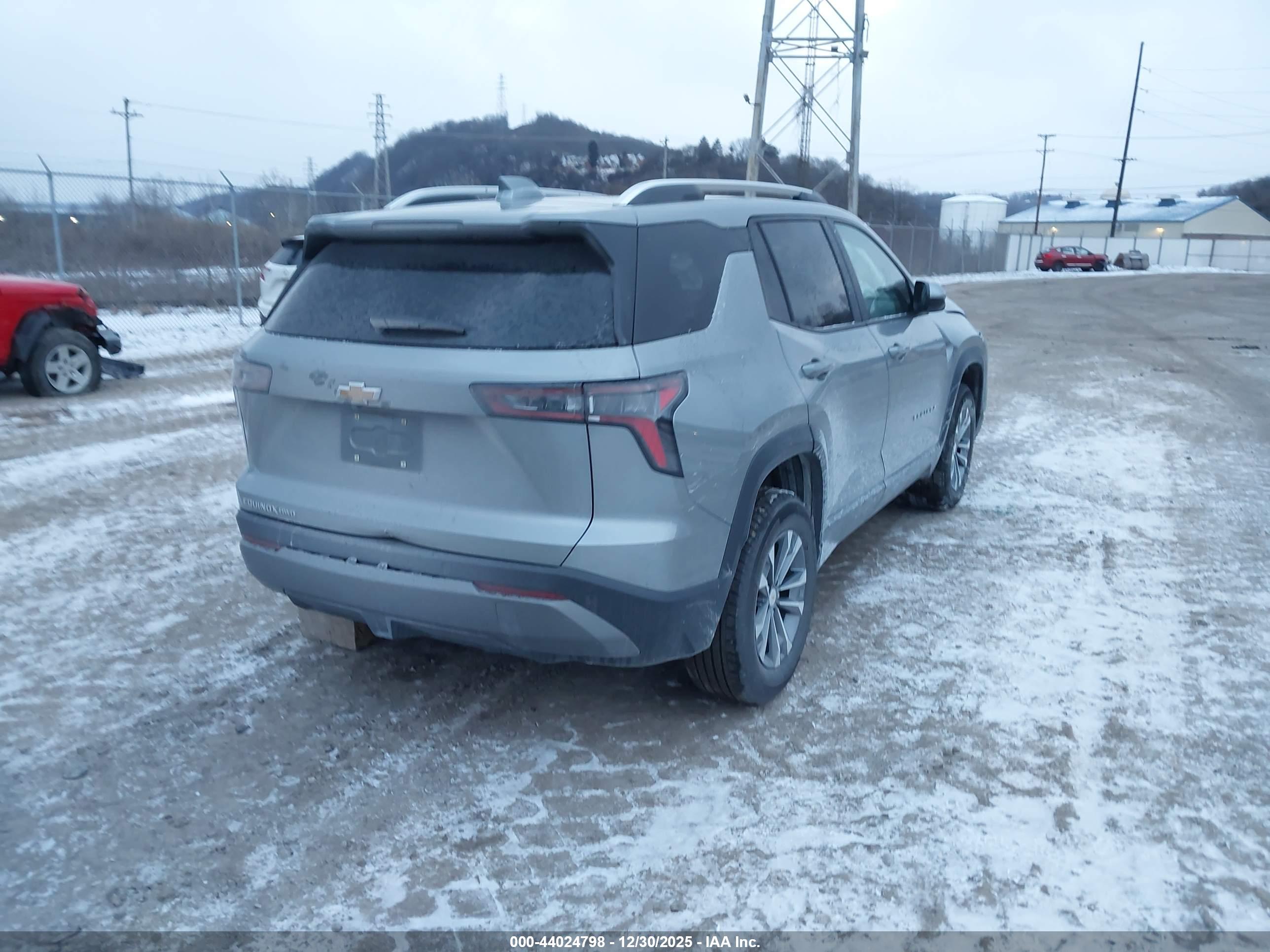 CHEVROLET EQUINOX image 4