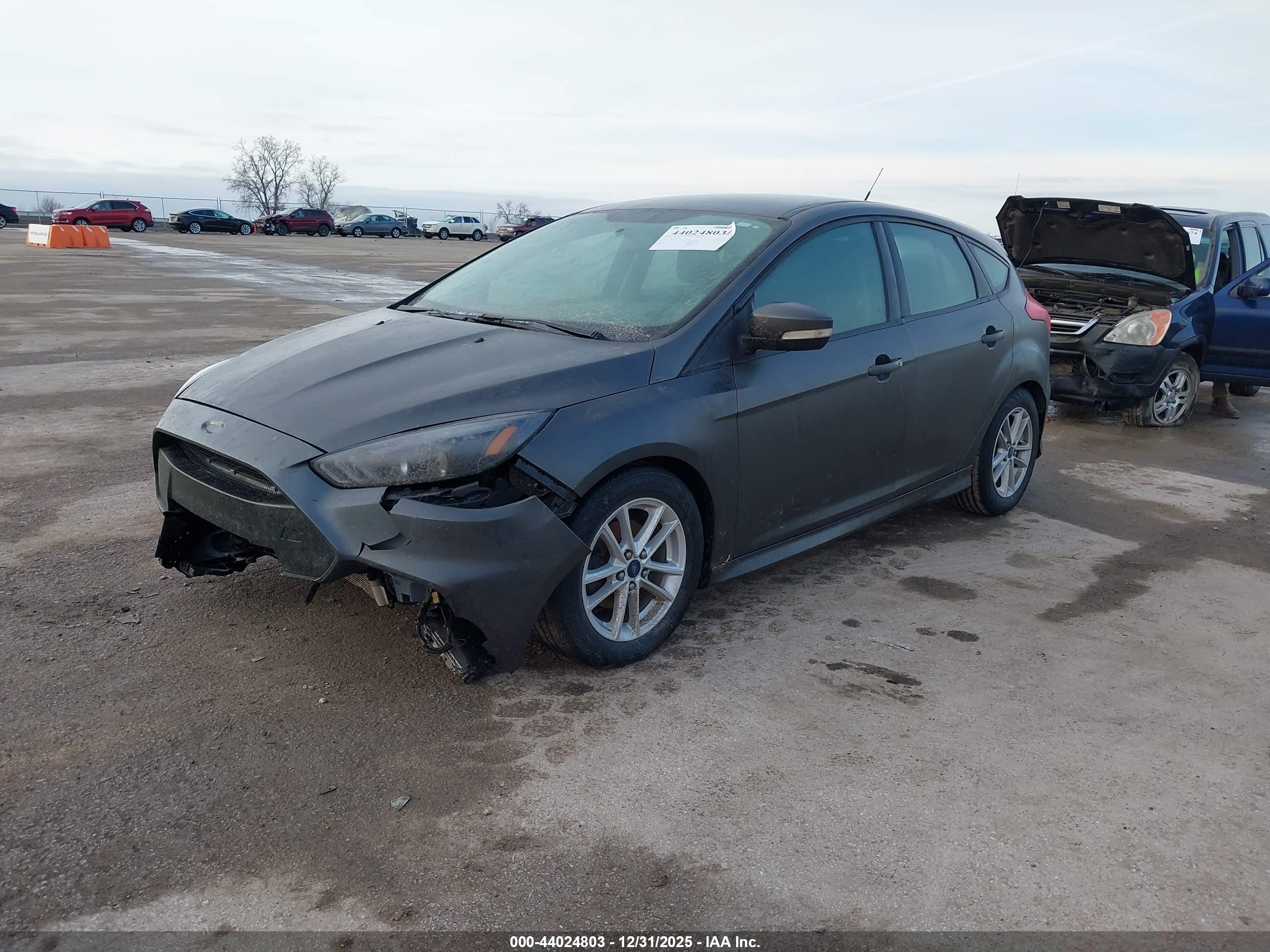 FORD FOCUS image 2
