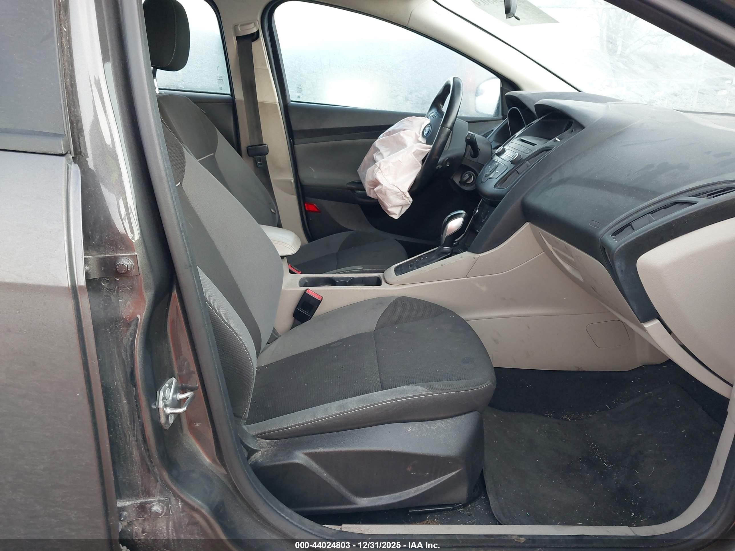 FORD FOCUS image 5