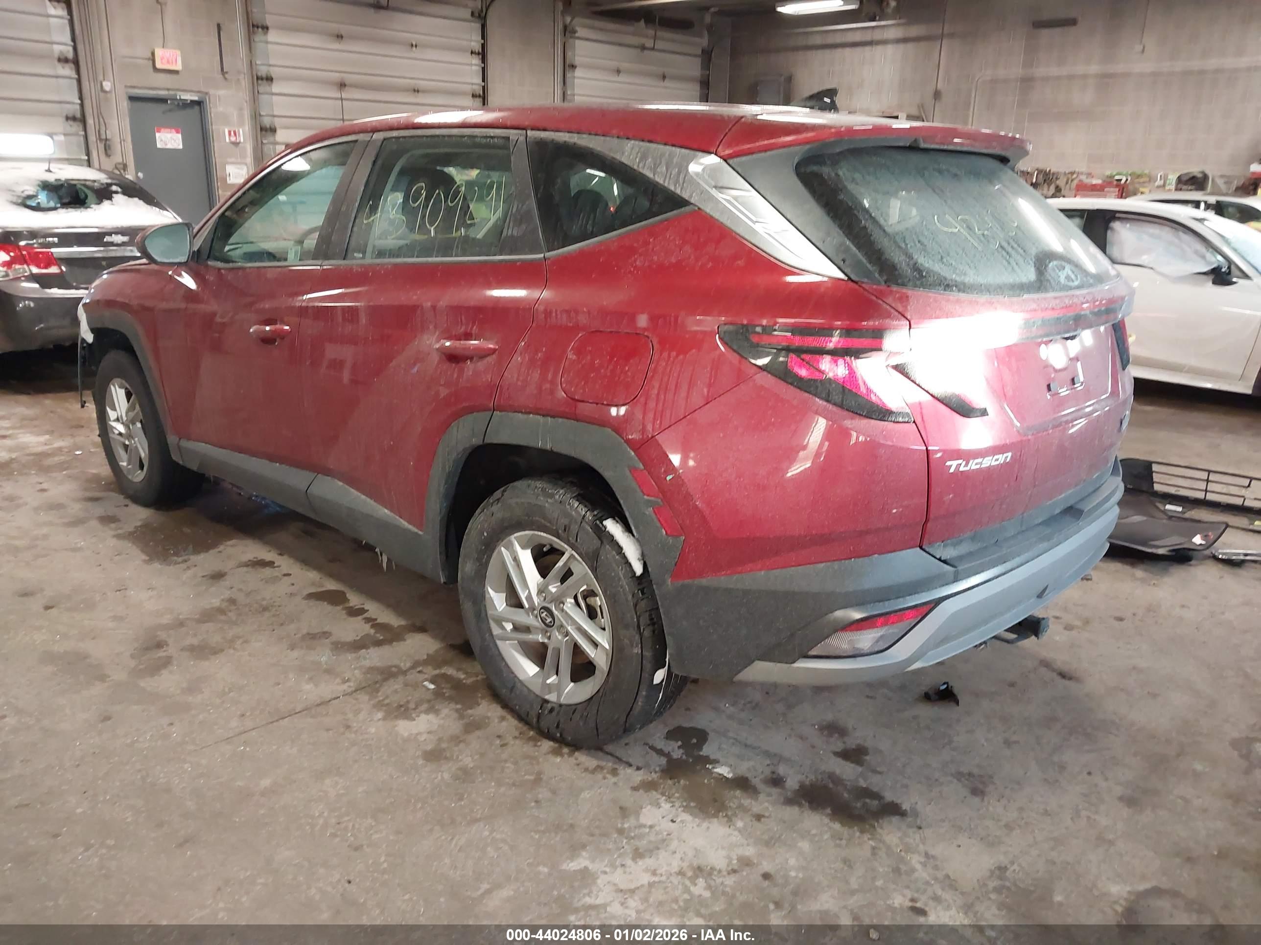 HYUNDAI TUCSON image 3