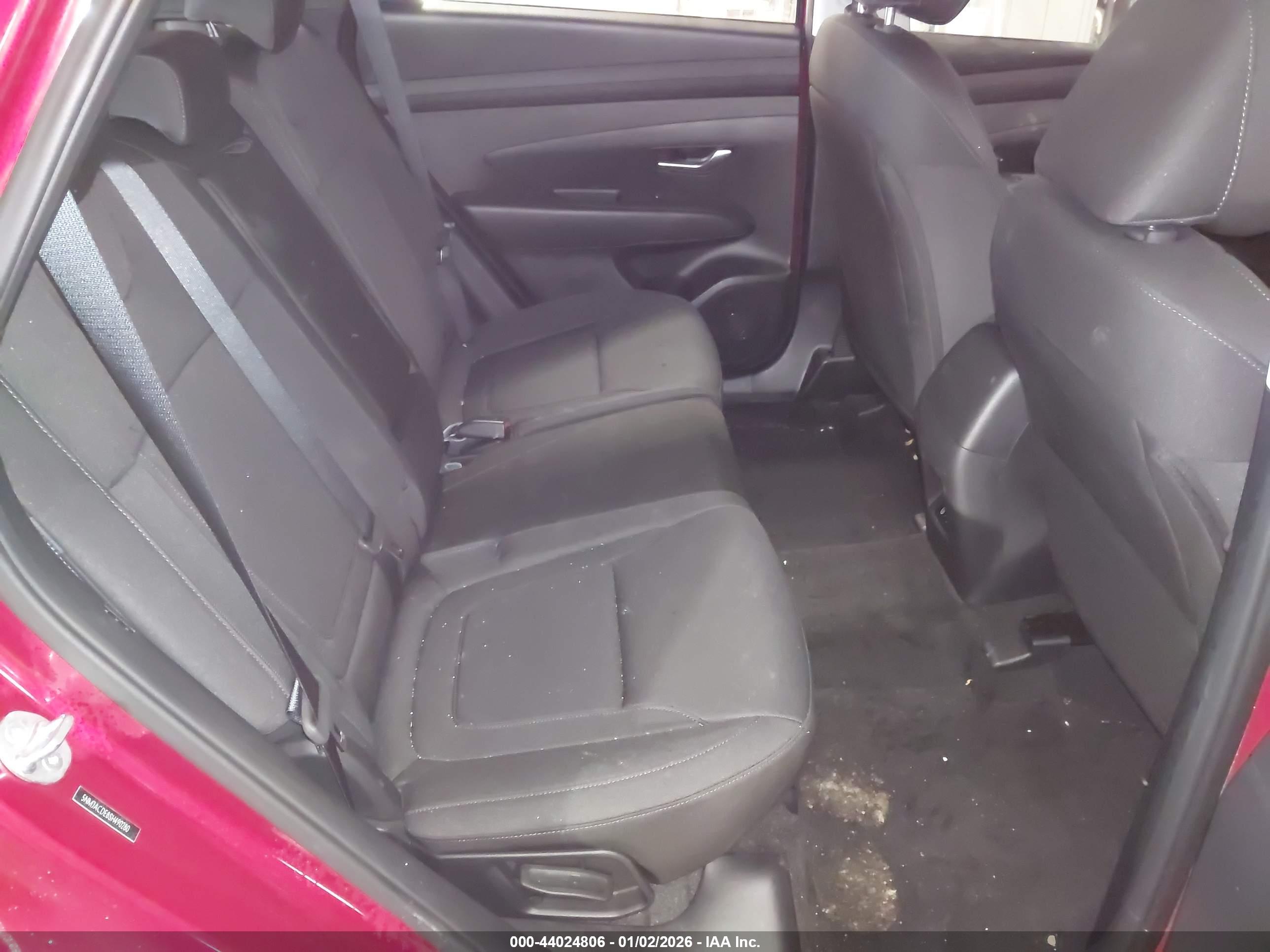 HYUNDAI TUCSON image 8