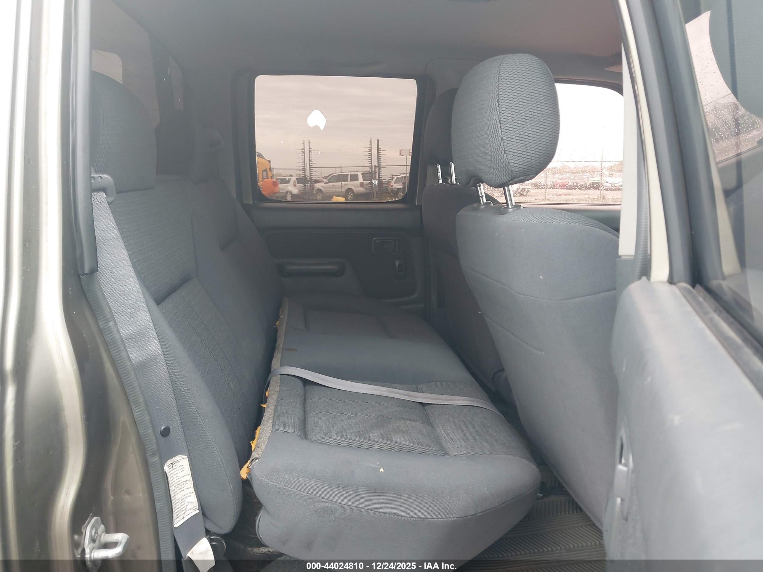 NISSAN FRONTIER image 8