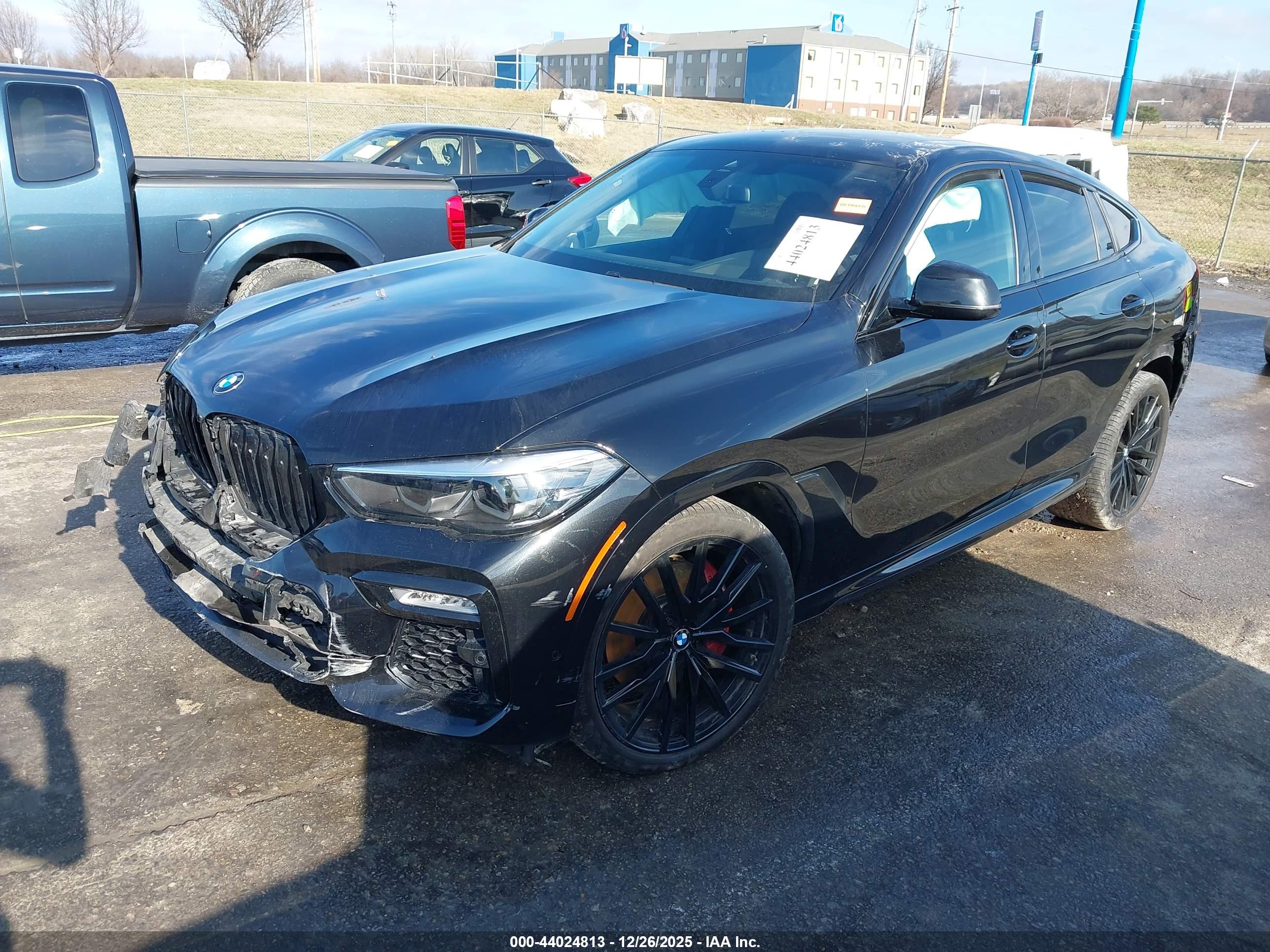 BMW X6 image 2