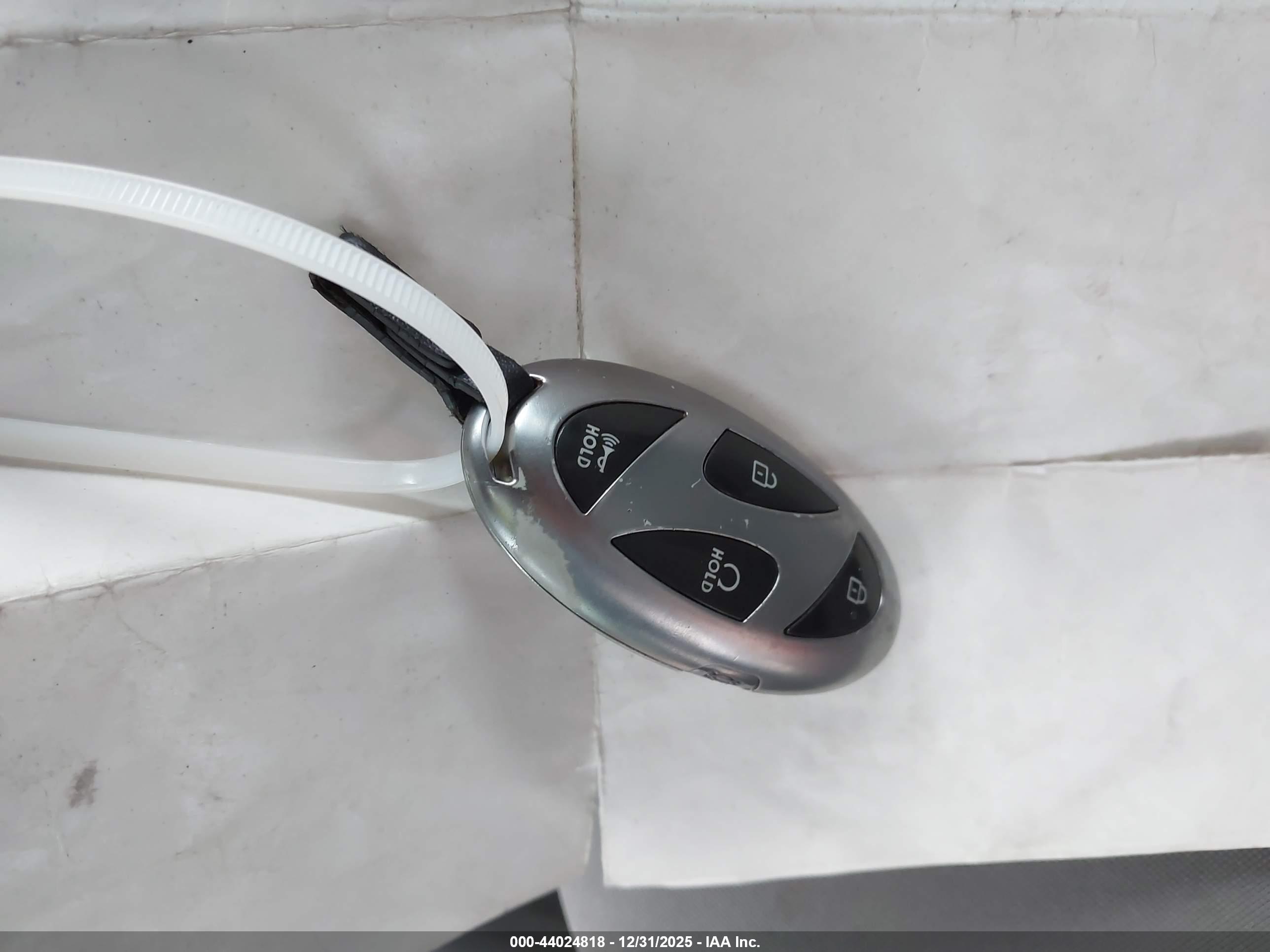 HYUNDAI ELANTRA image 11