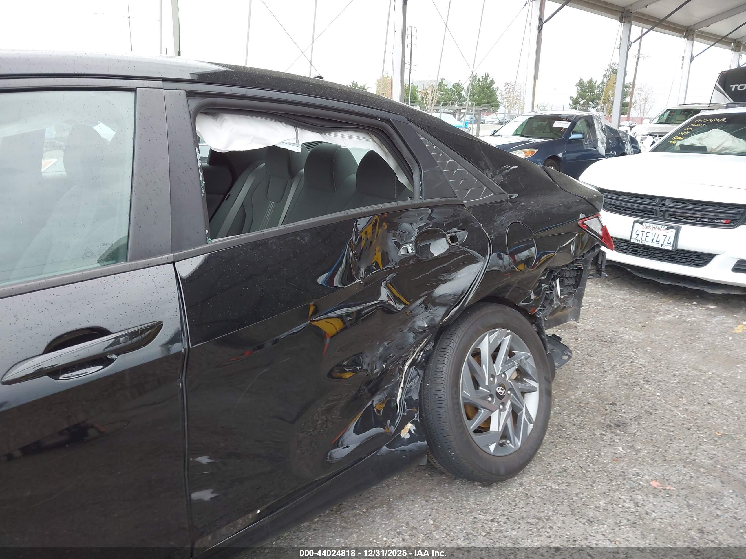 HYUNDAI ELANTRA image 6