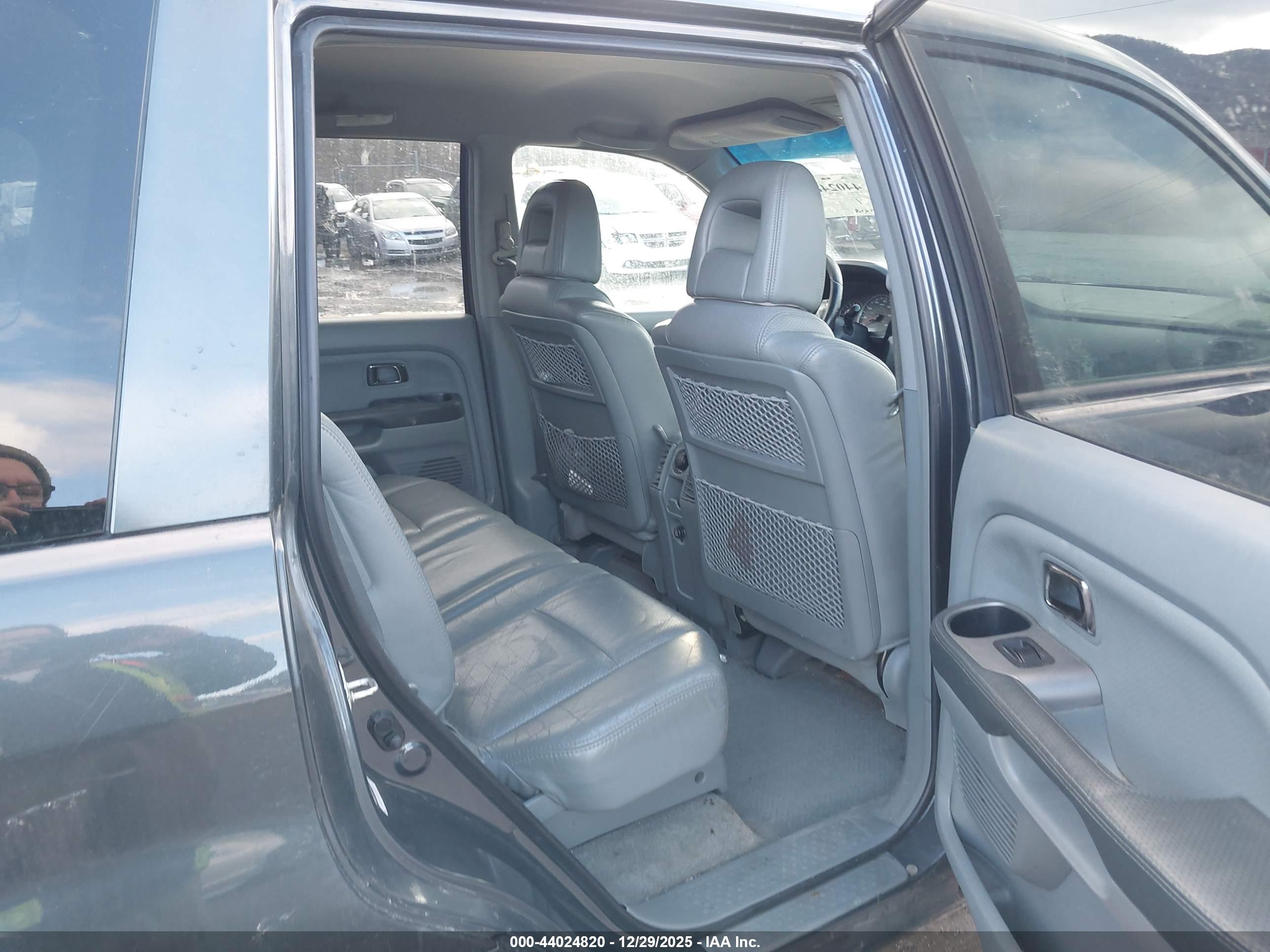 HONDA PILOT image 8