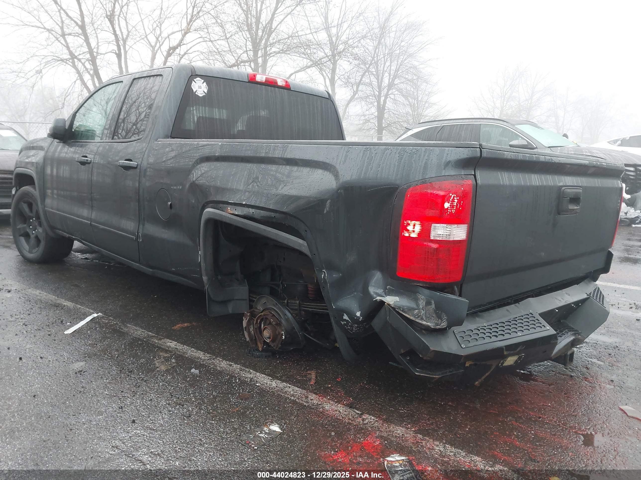 GMC SIERRA image 3