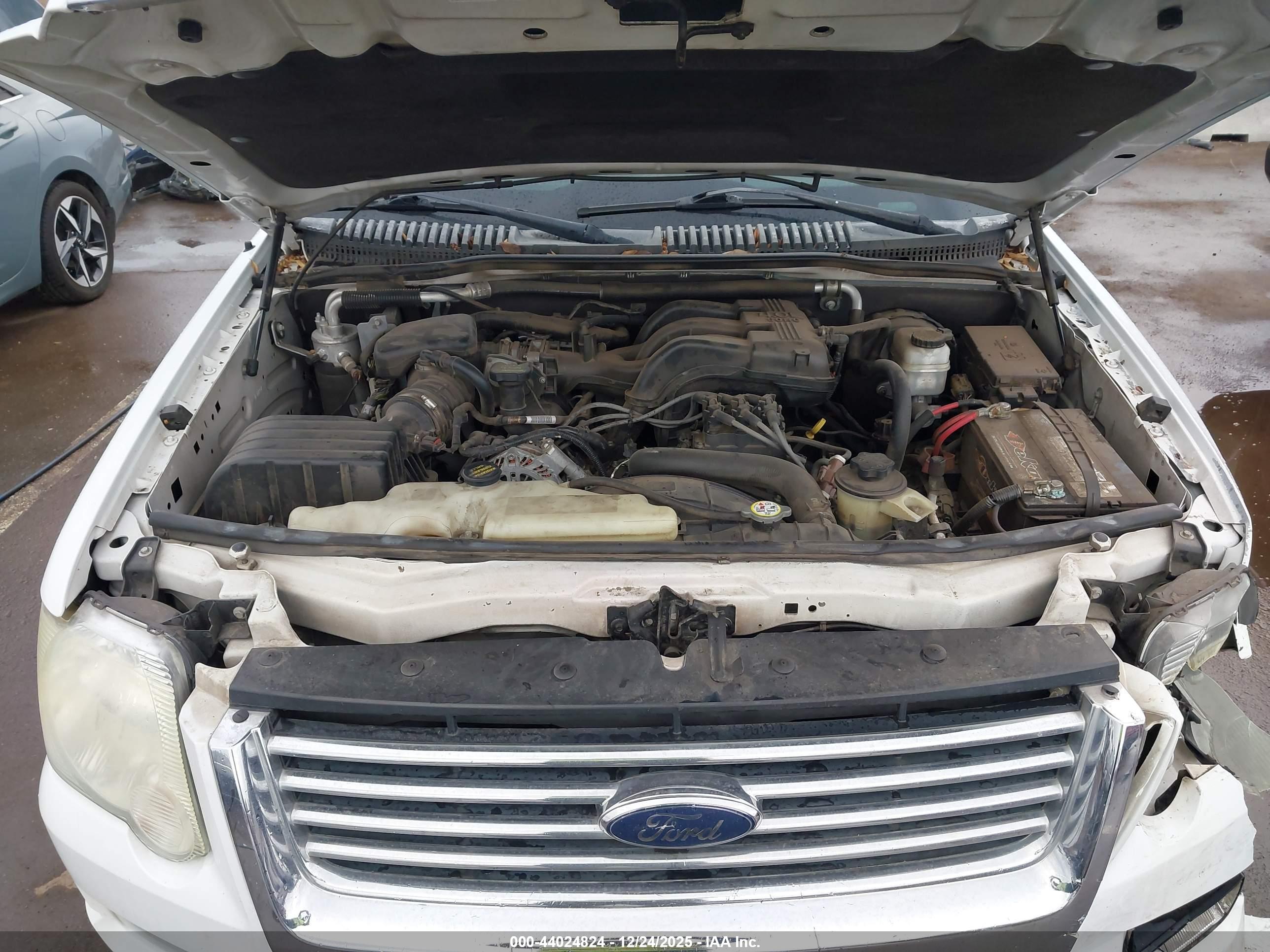 FORD EXPLORER image 10