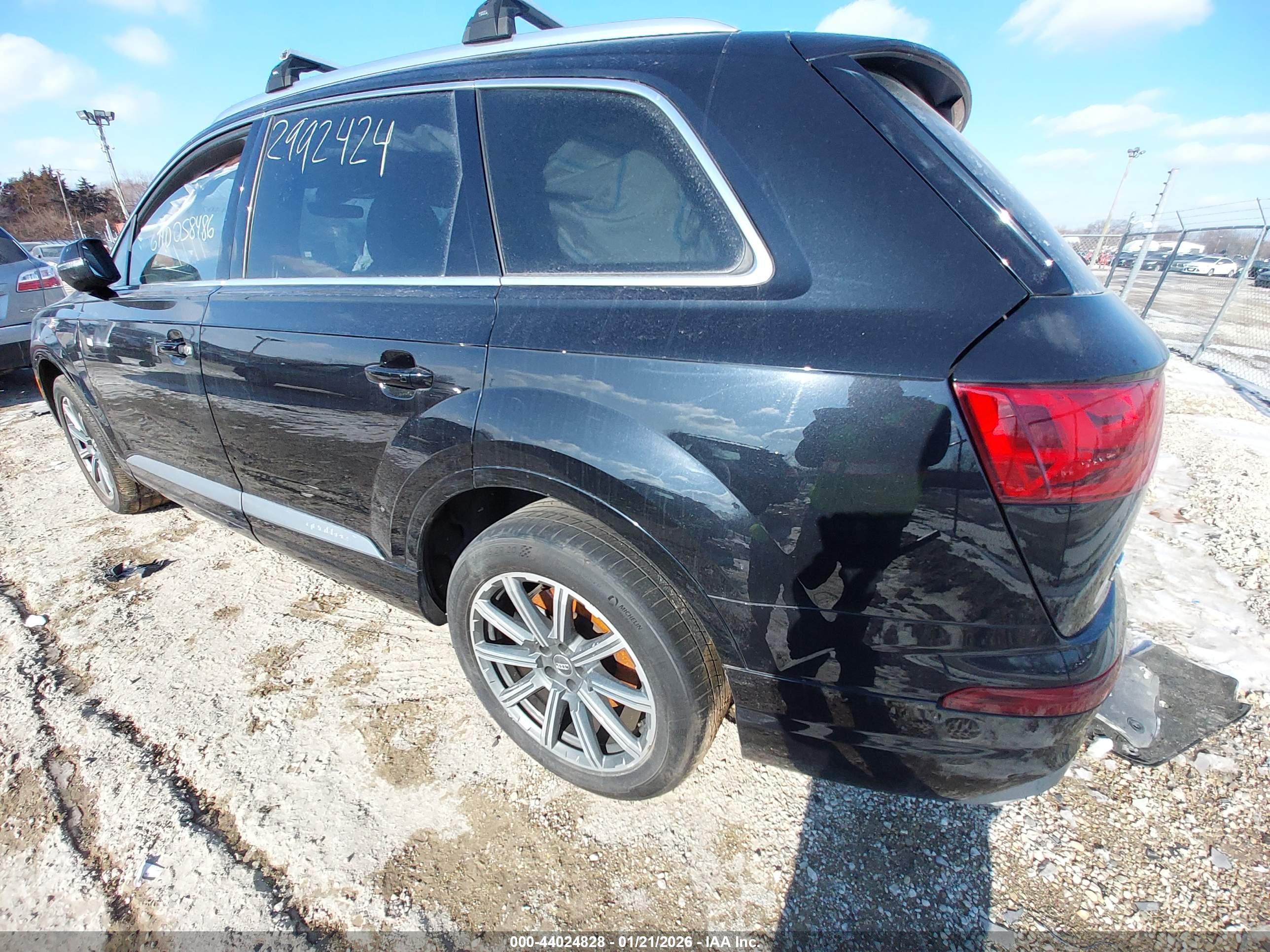 AUDI Q7 image 3