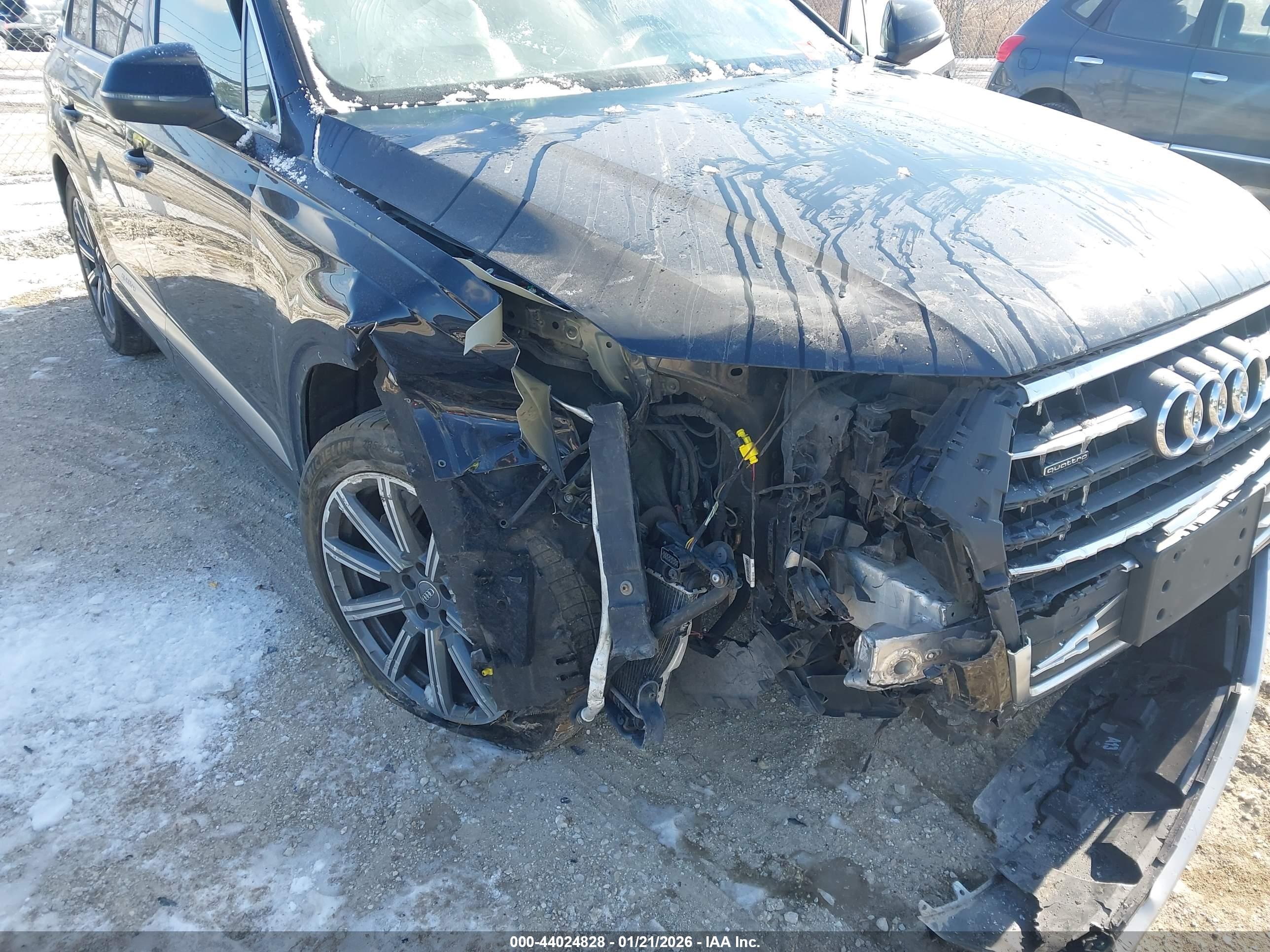 AUDI Q7 image 6