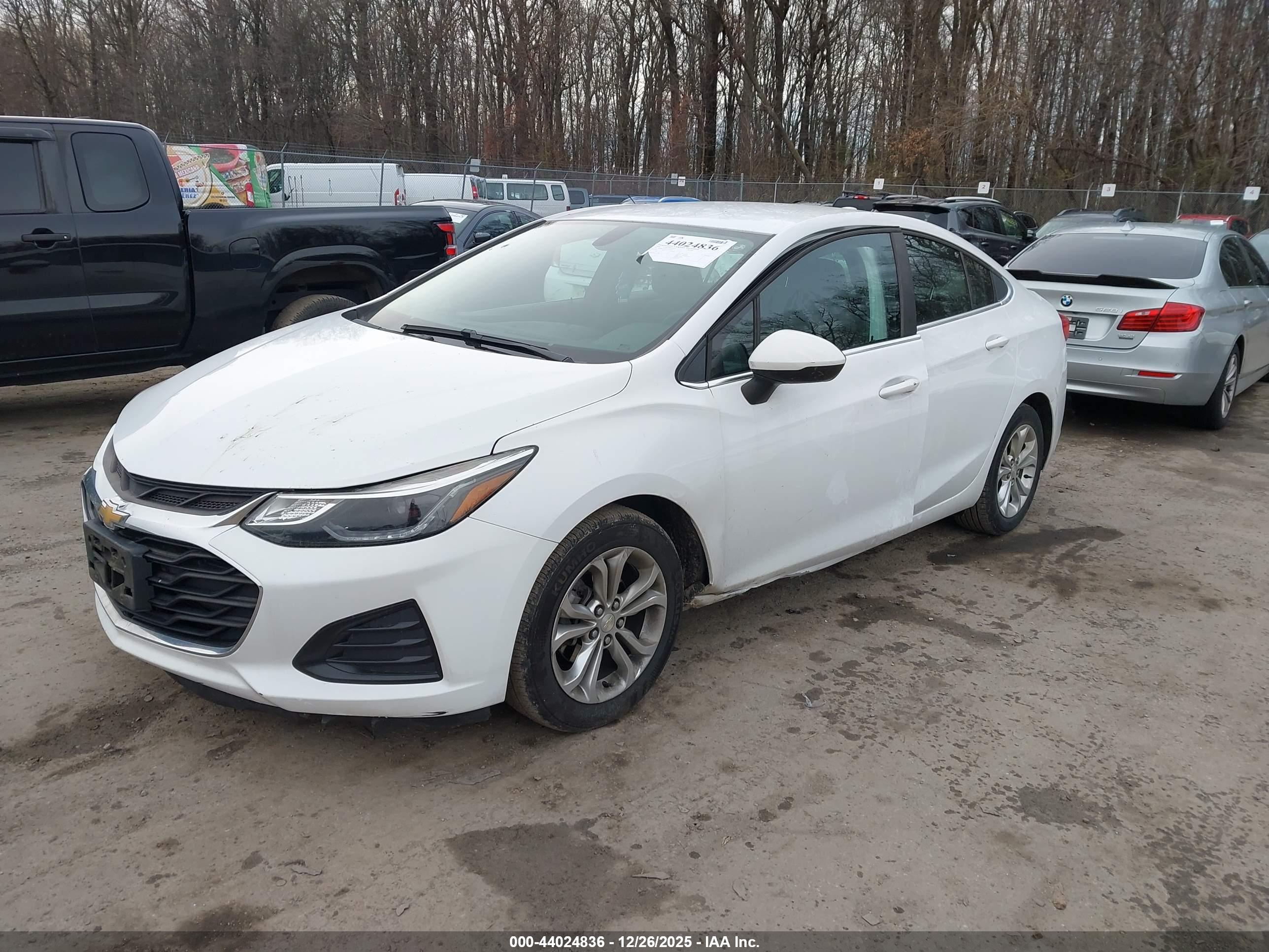 CHEVROLET CRUZE image 2
