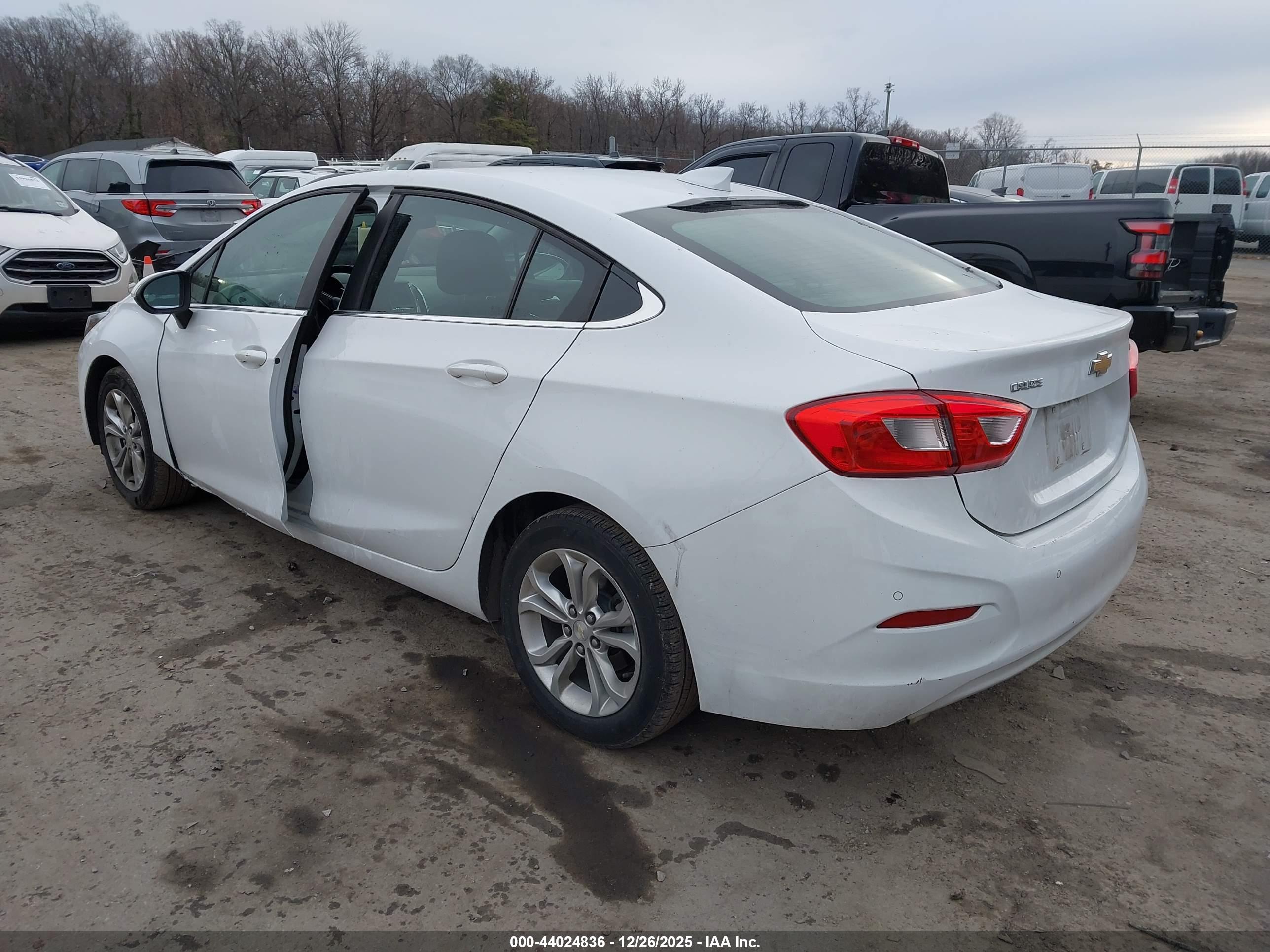 CHEVROLET CRUZE image 3