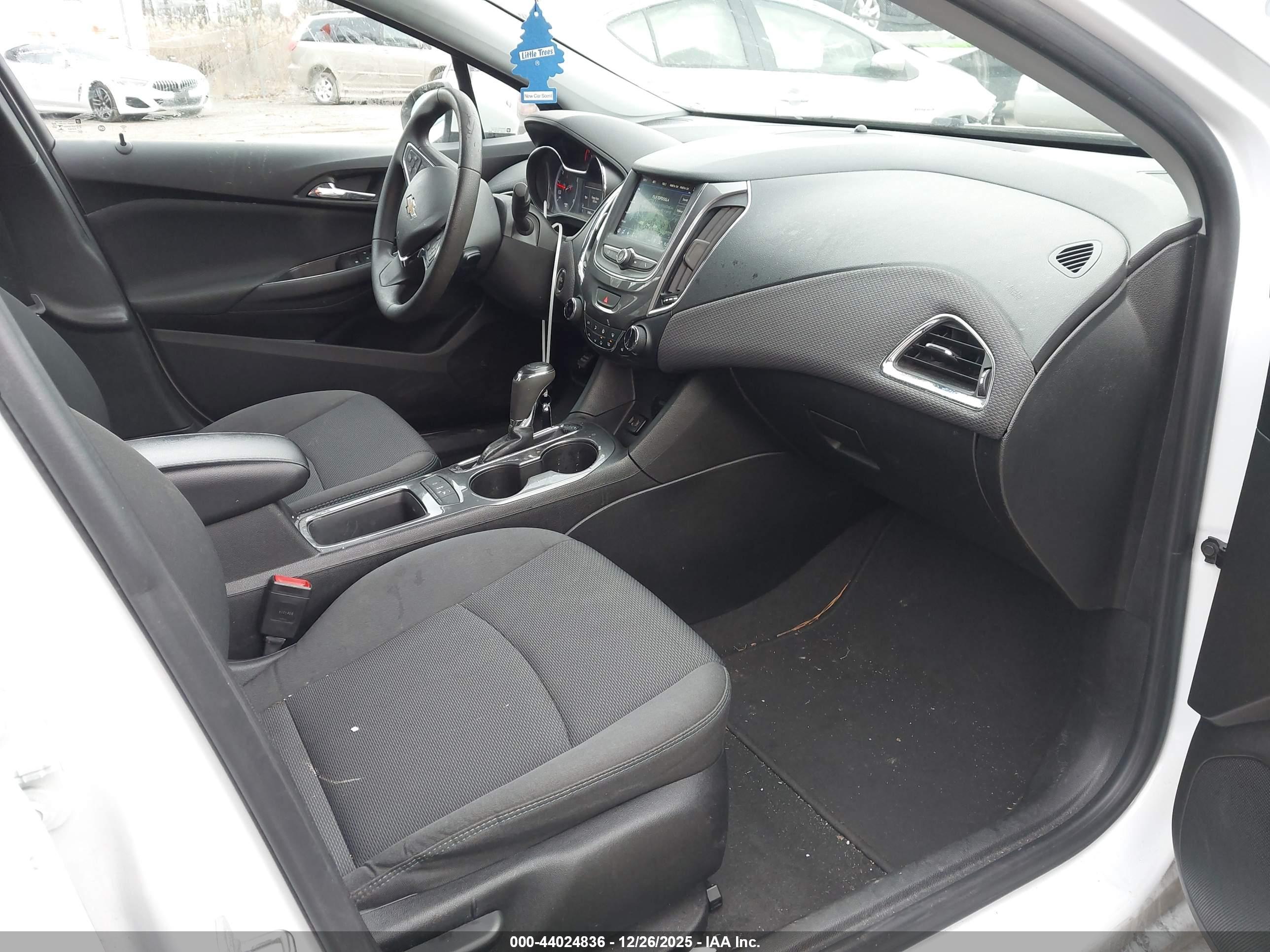 CHEVROLET CRUZE image 5