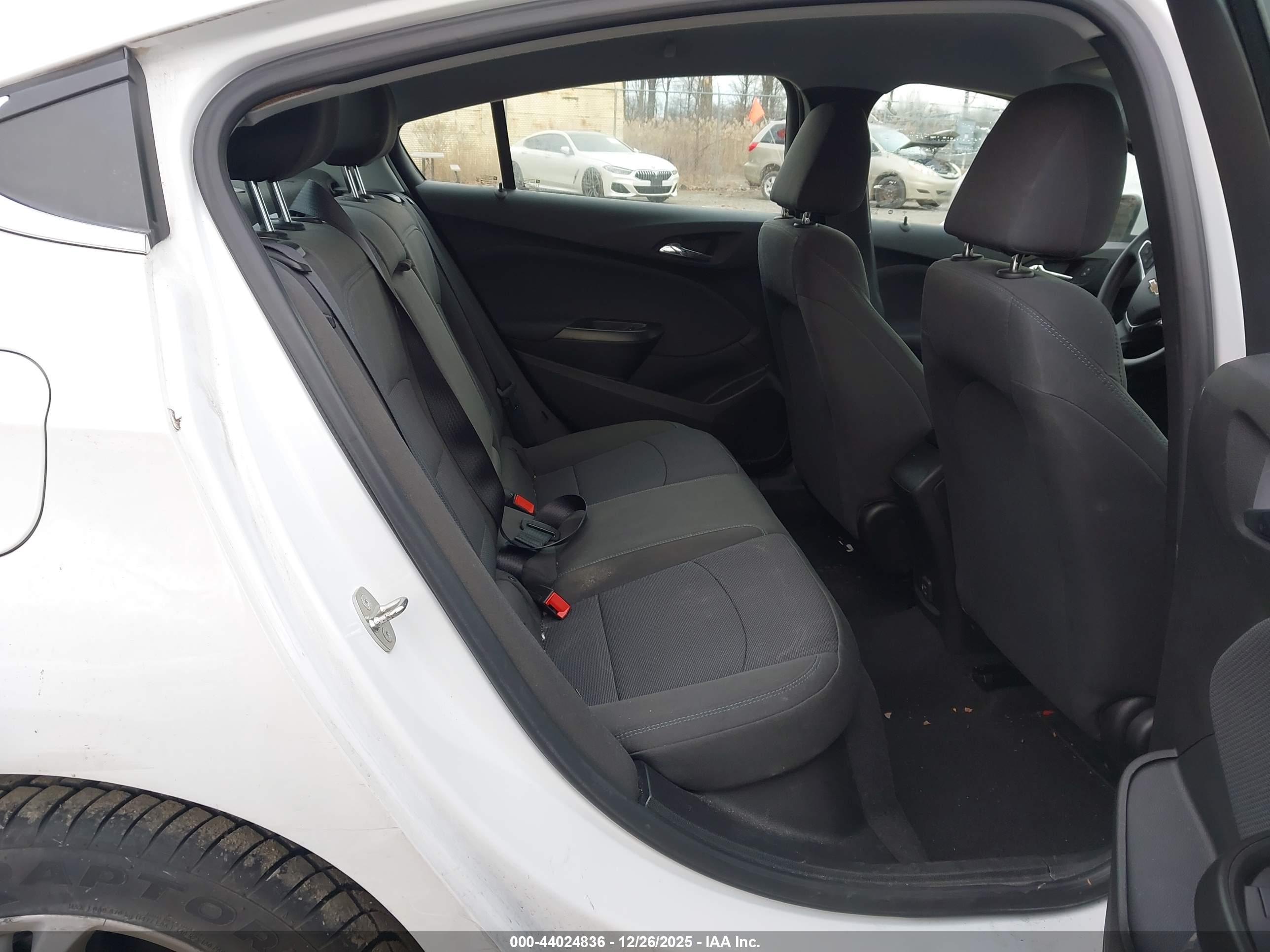 CHEVROLET CRUZE image 8