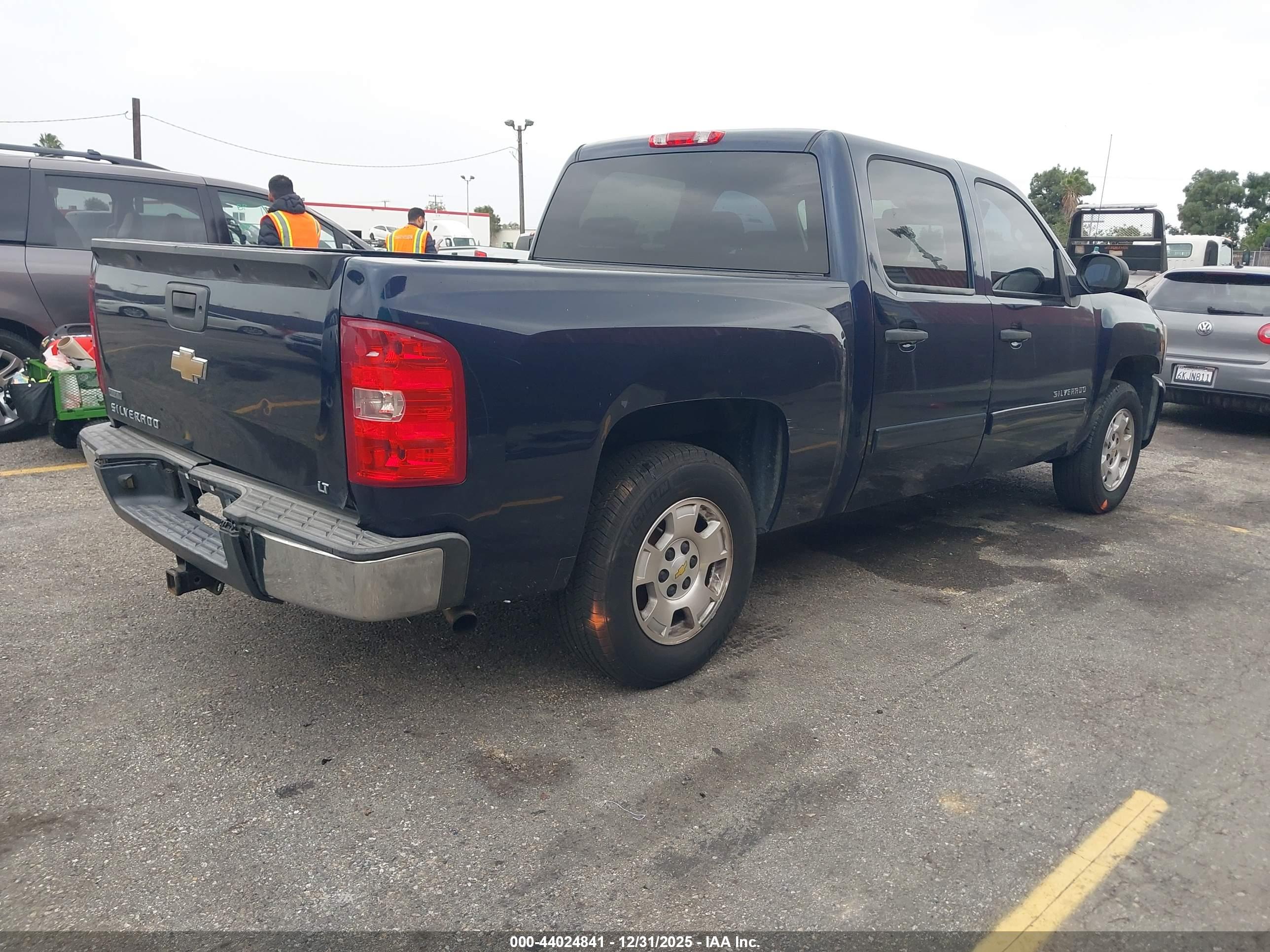 CHEVROLET SILVERADO image 4