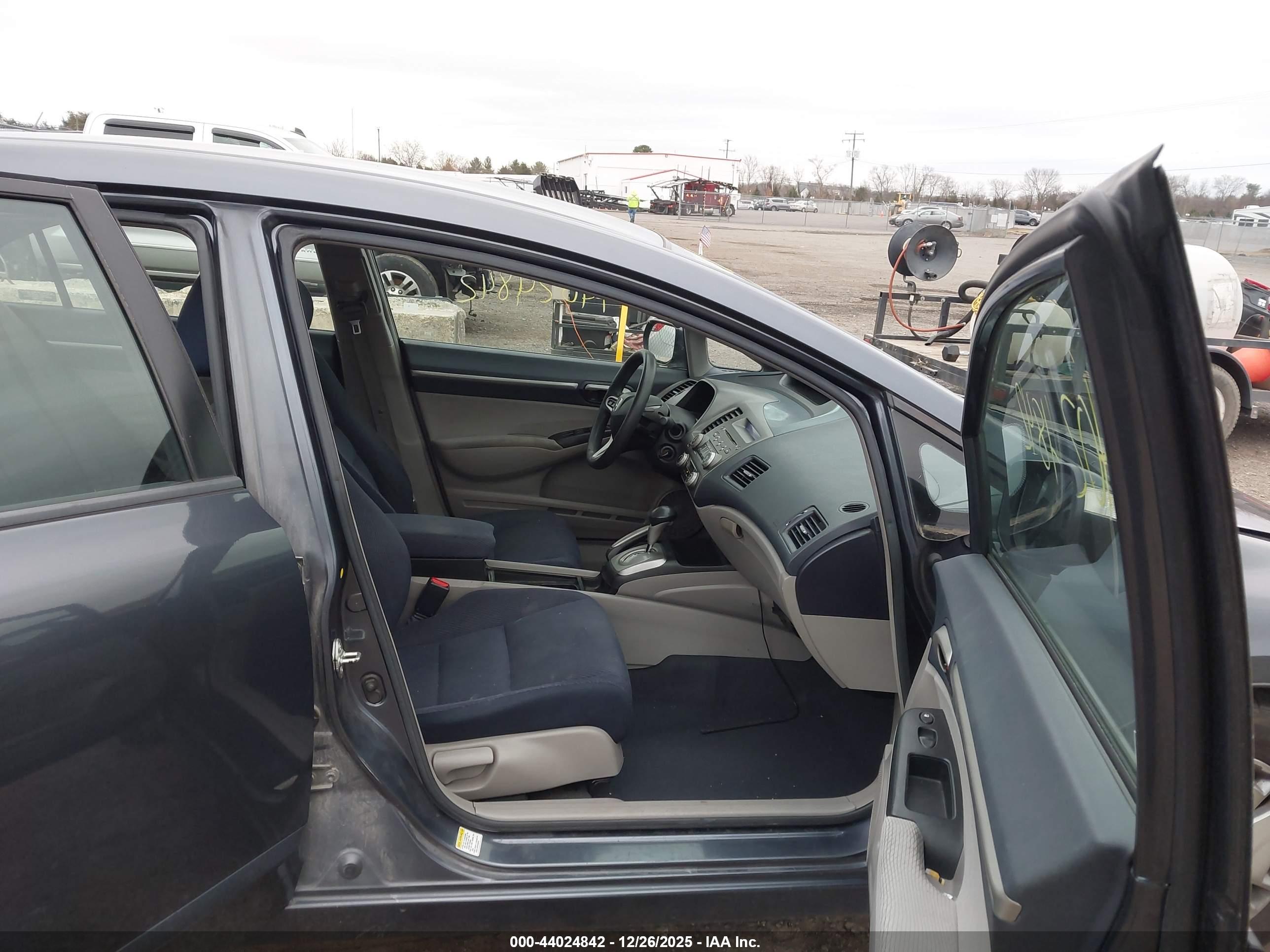 HONDA CIVIC image 5